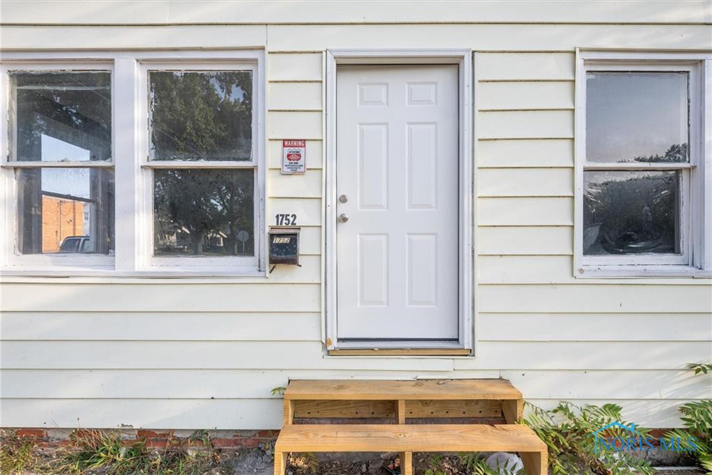 1752 Arlington Avenue