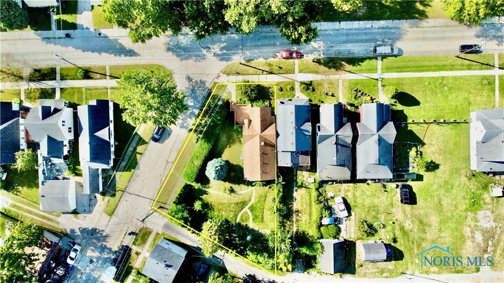 991 Curtis Street