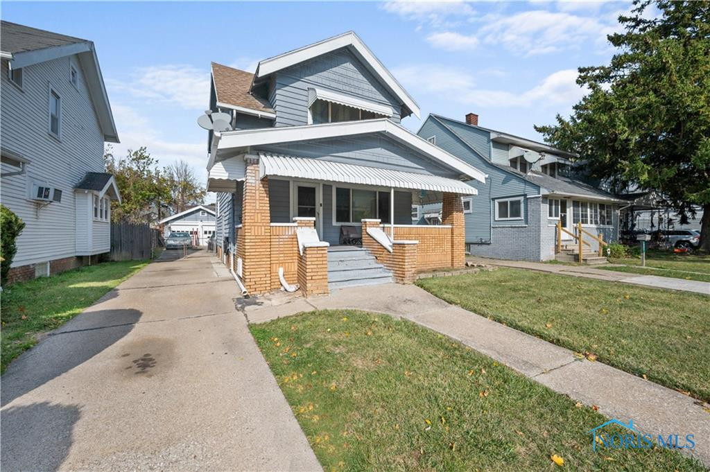 547 E Streicher Street