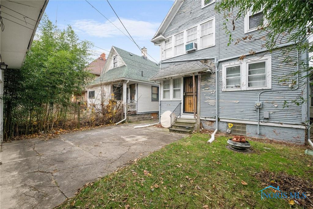 534 Acklin Avenue