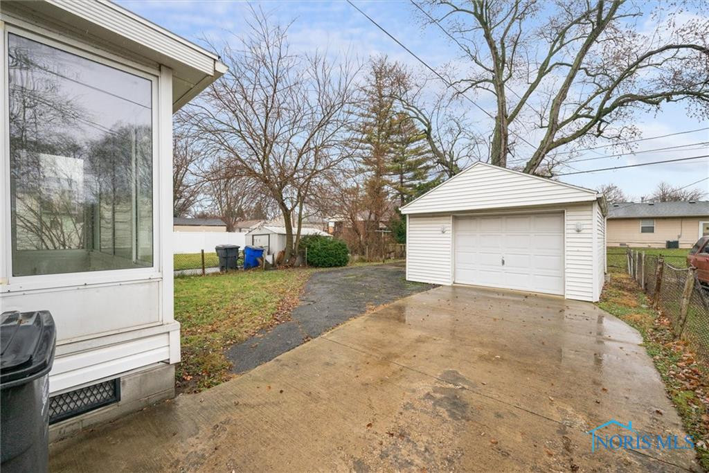 706 N Byrne Road