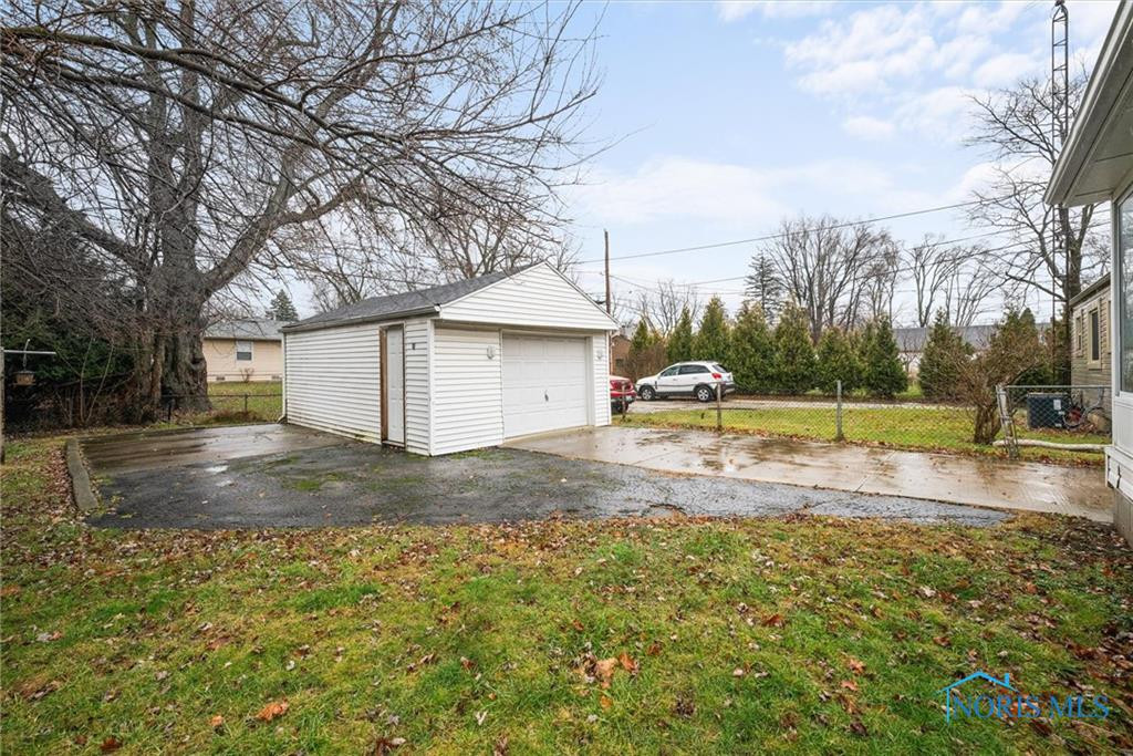 706 N Byrne Road
