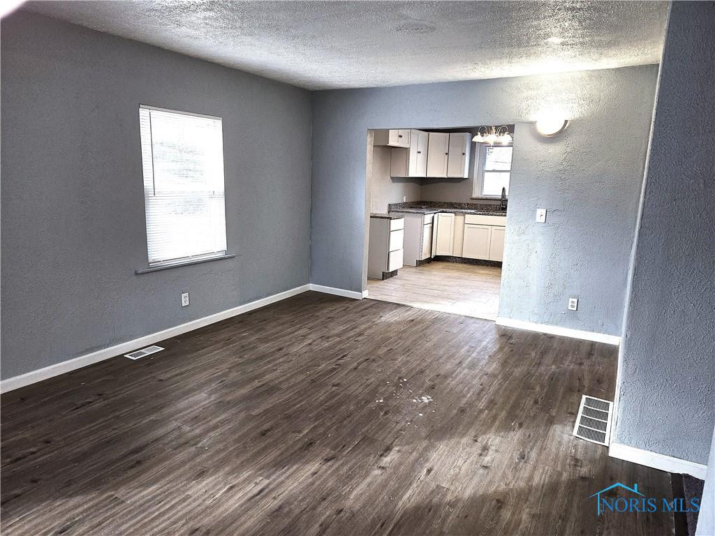 809 Saturn Drive