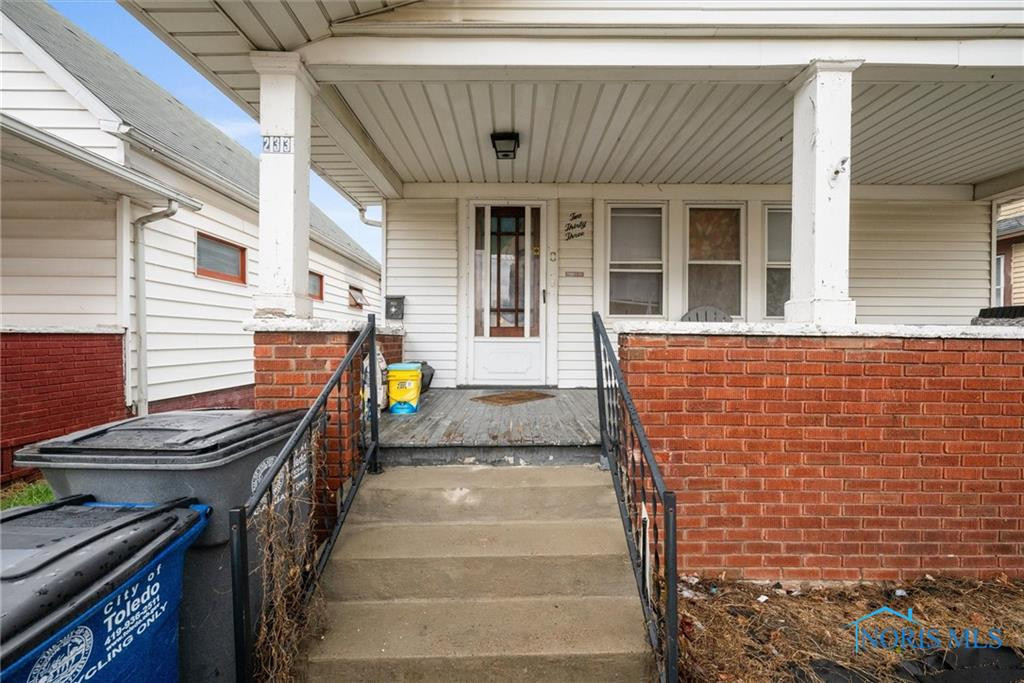 233 Bronson Avenue