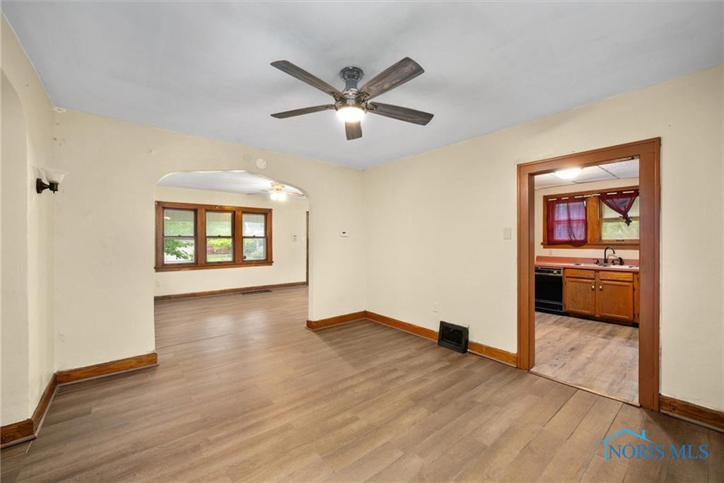 3523 Elm Street