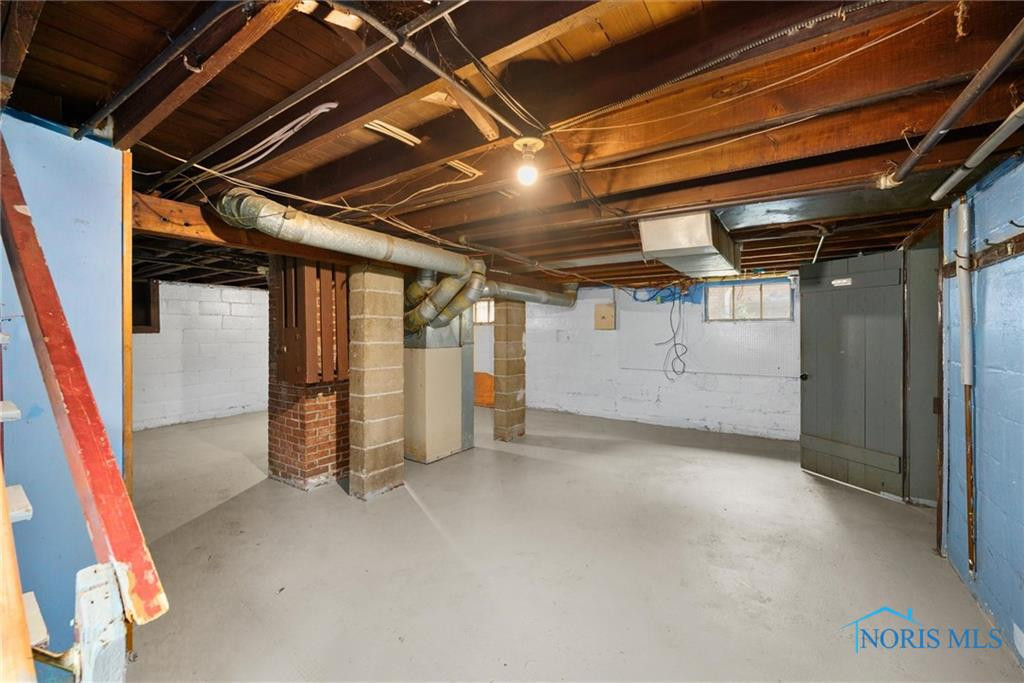 3523 Elm Street