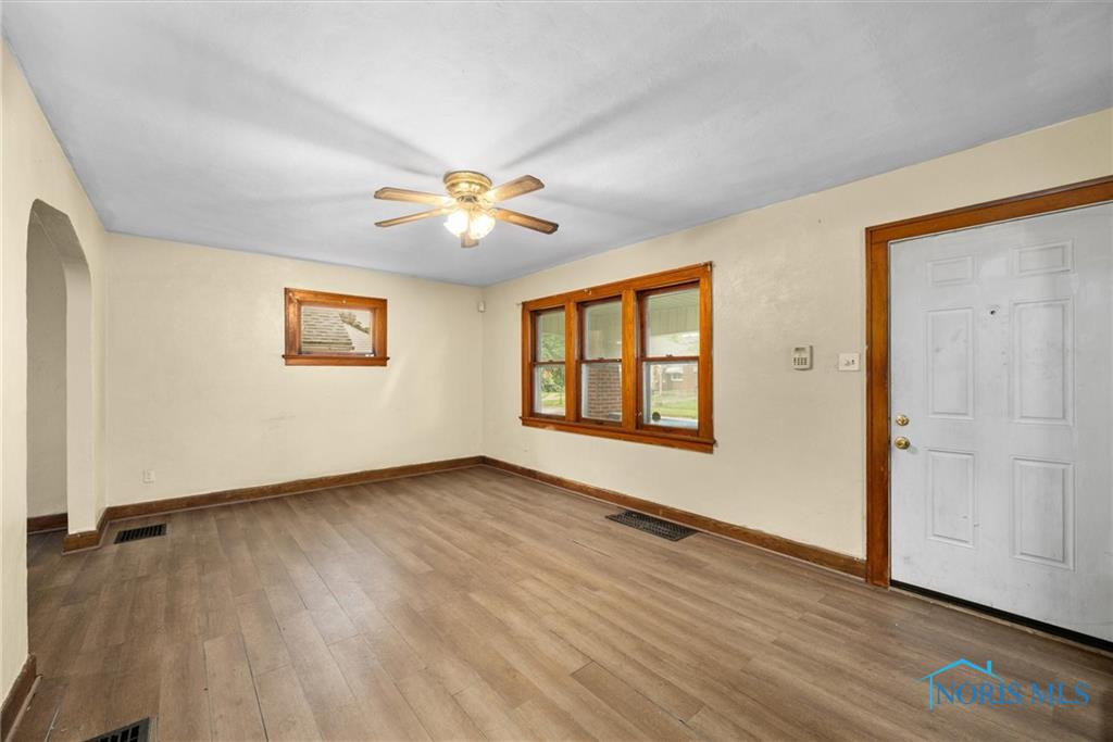 3523 Elm Street
