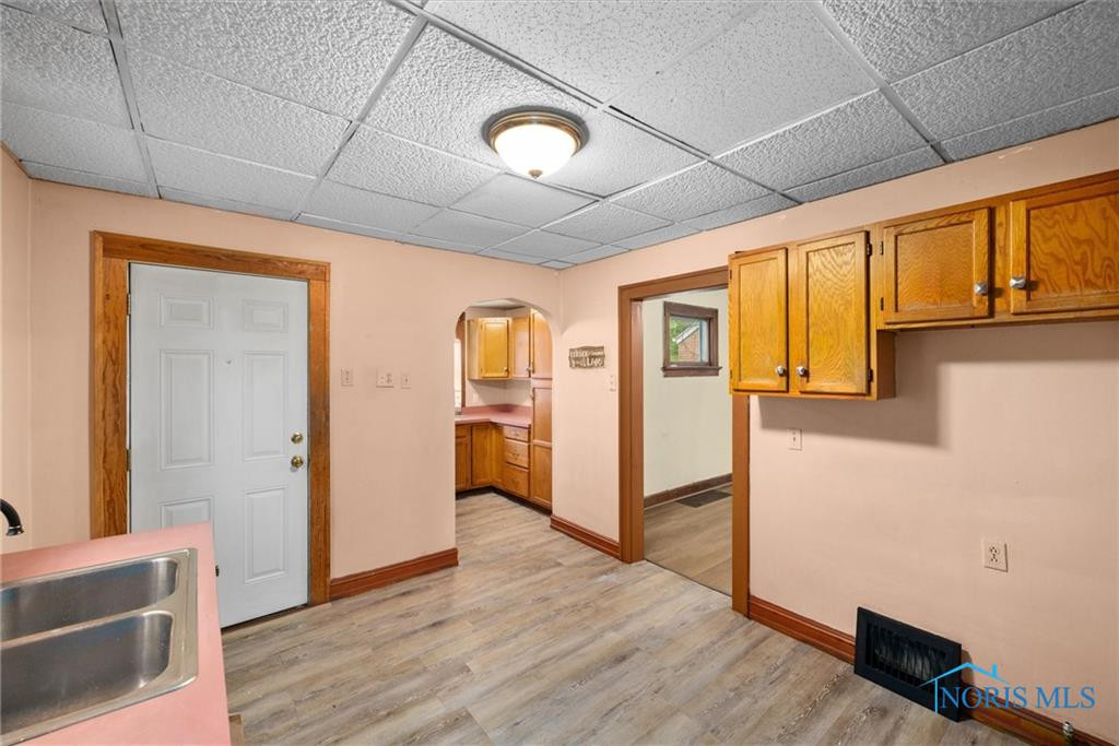 3523 Elm Street