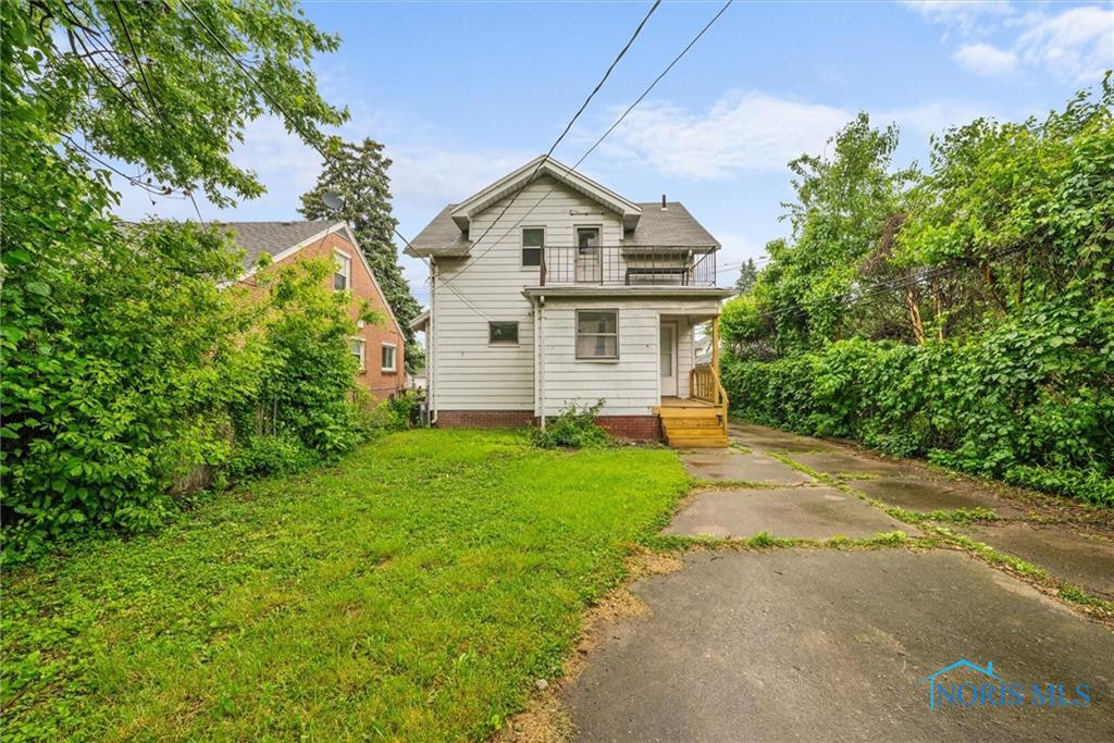 3523 Elm Street