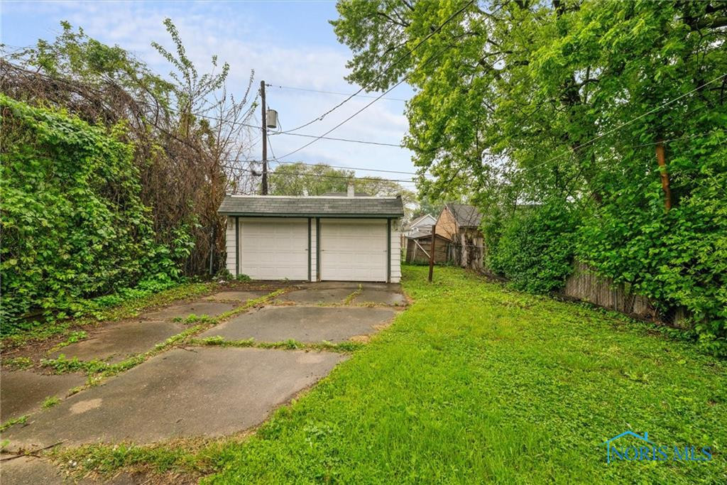 3523 Elm Street