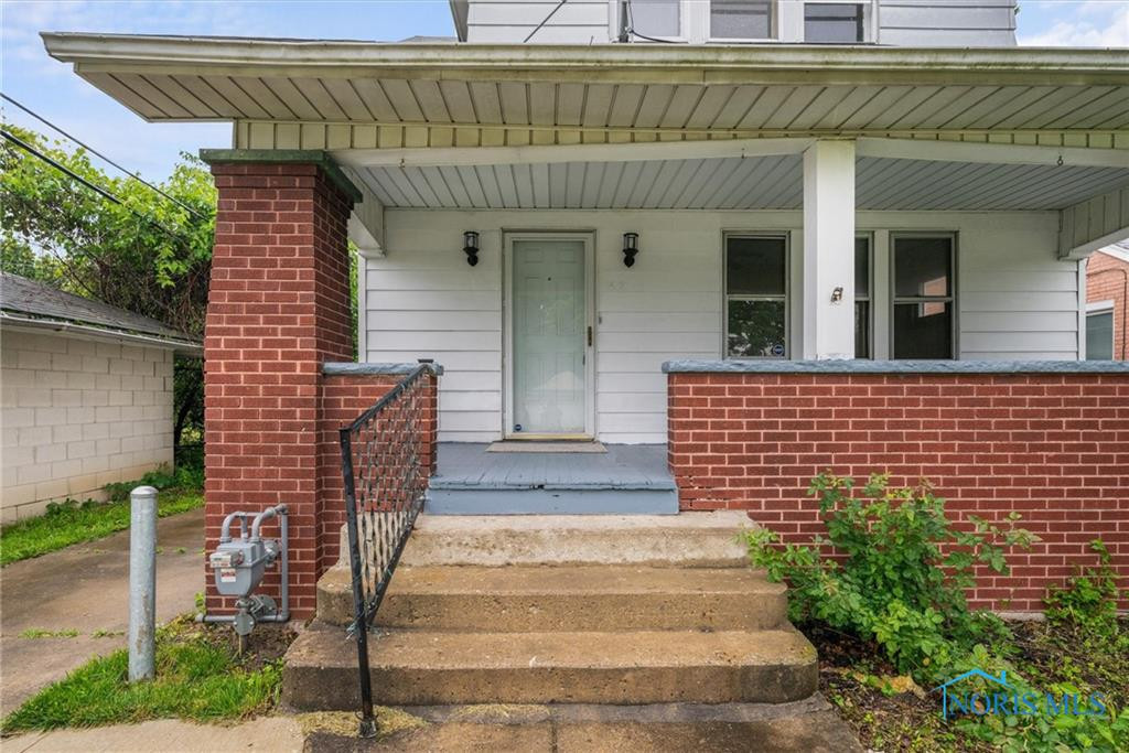 3523 Elm Street