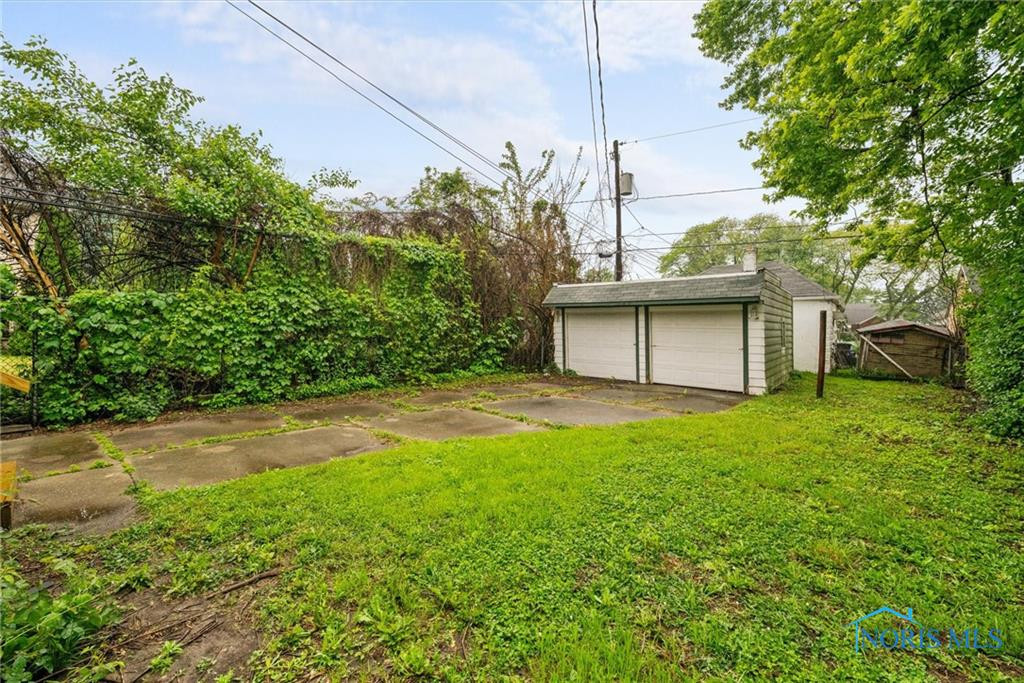 3523 Elm Street