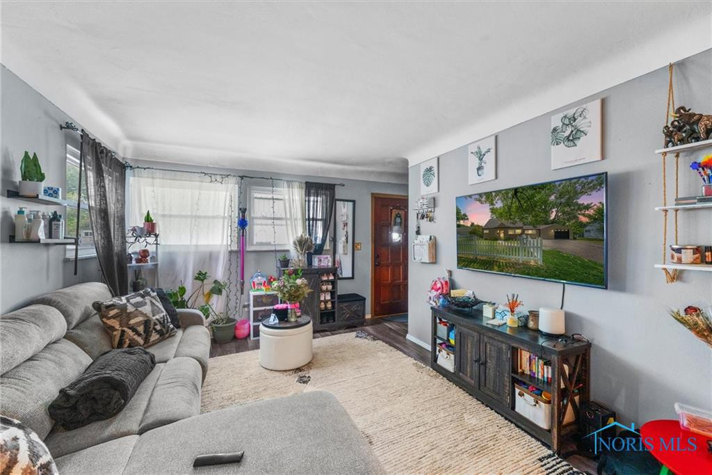 5343 Florita Drive