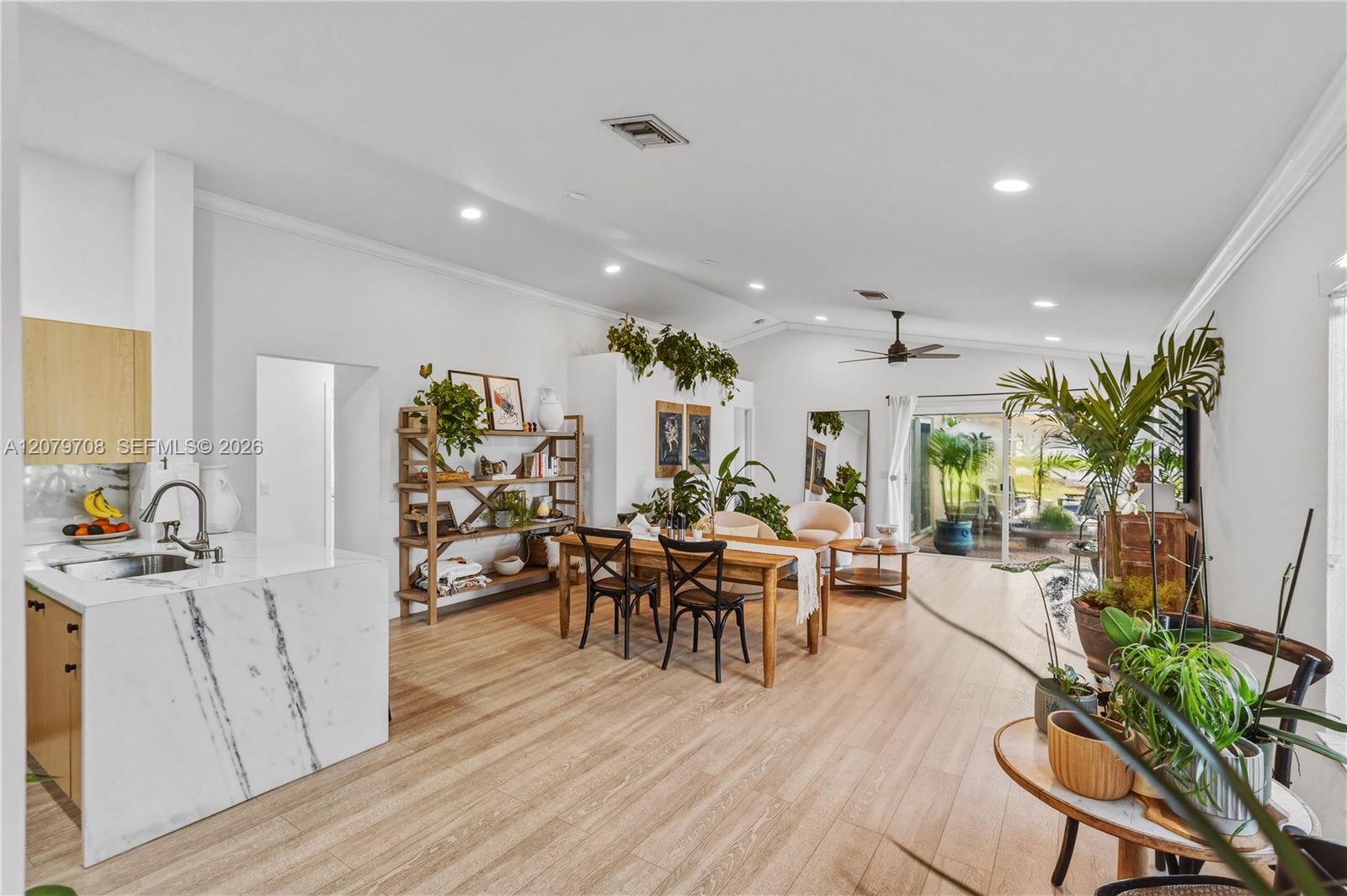 1416 Canary Island Dr