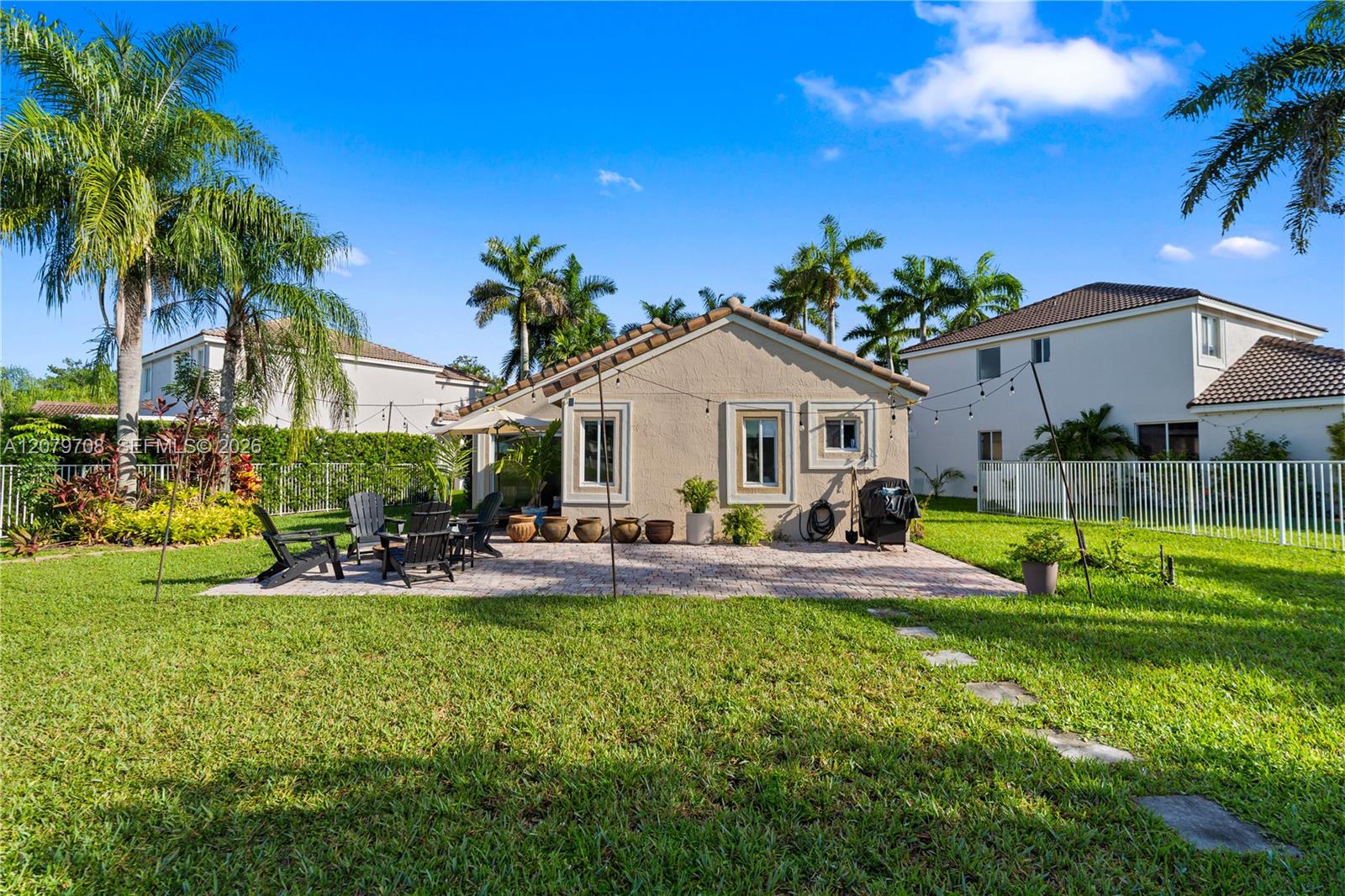 1416 Canary Island Dr