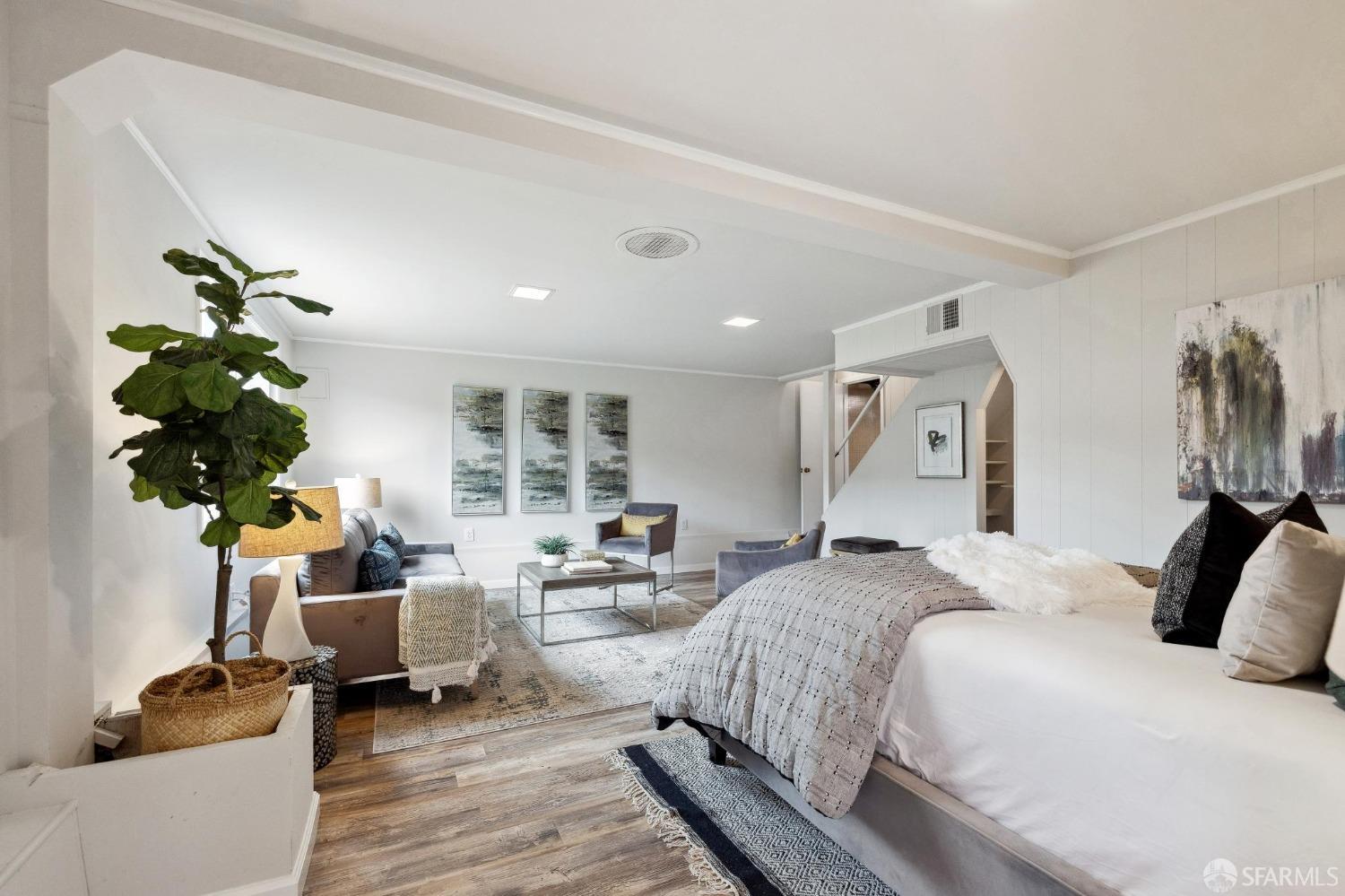 1555 Eucalyptus Drive