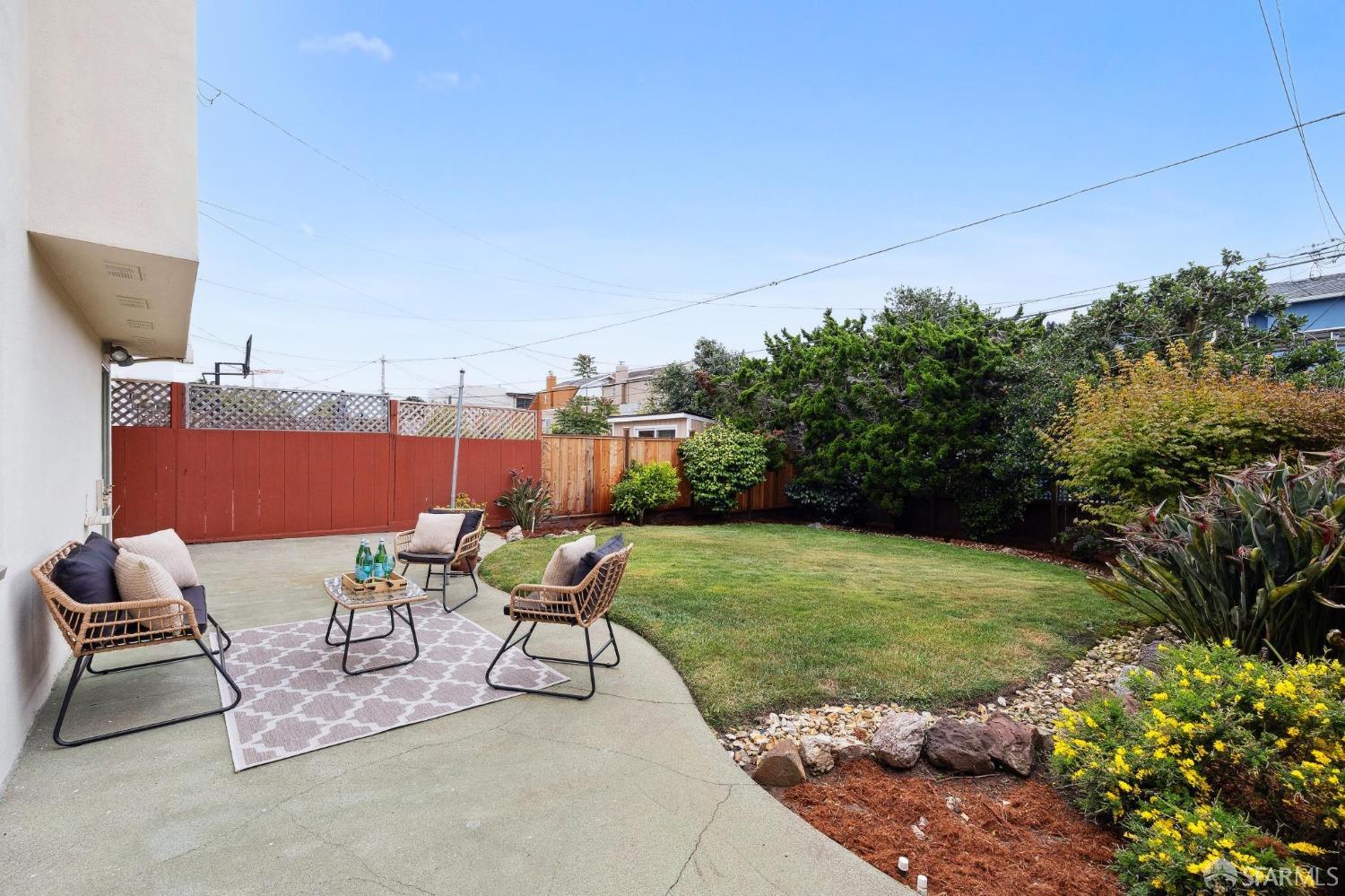 1555 Eucalyptus Drive