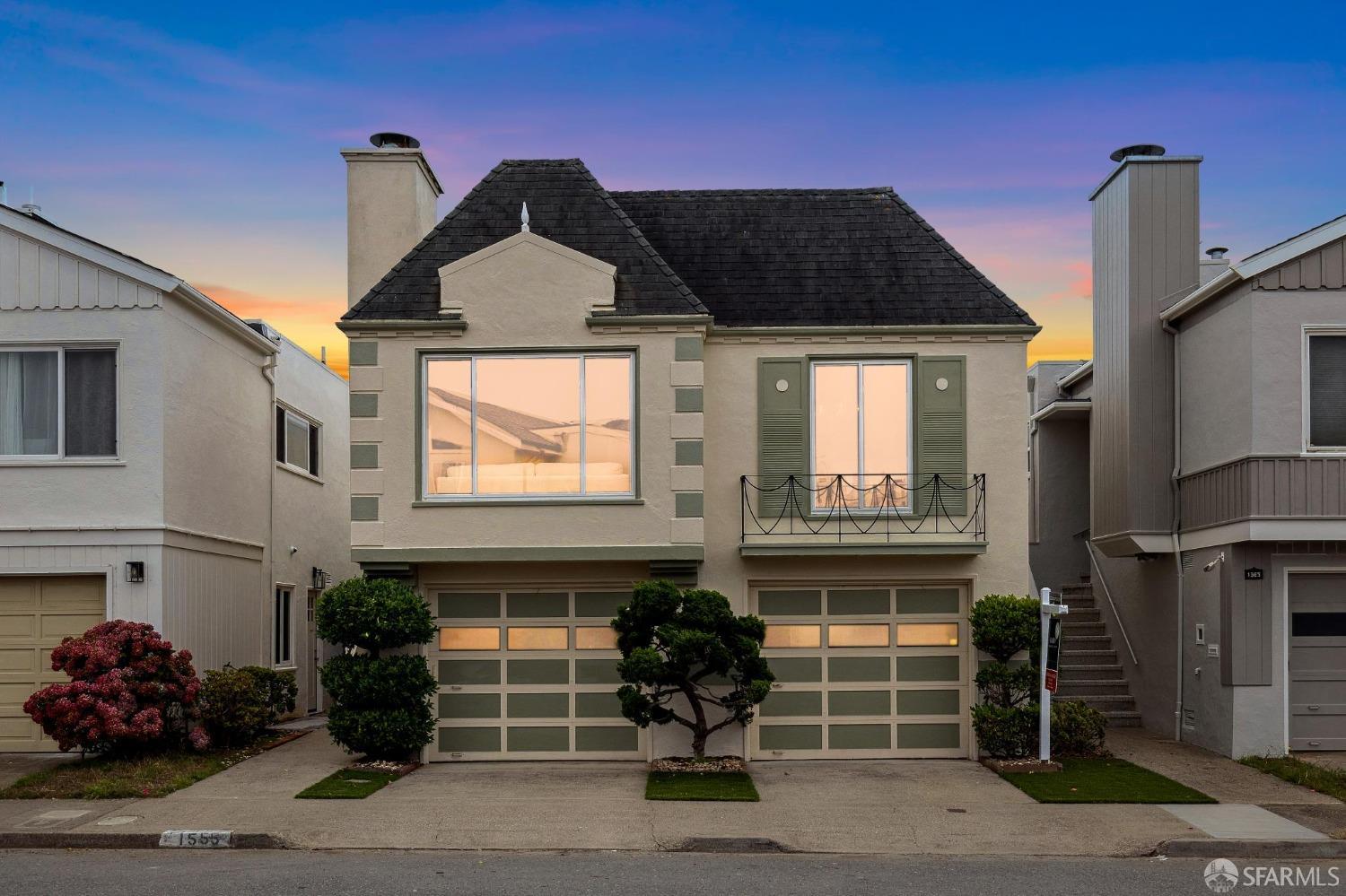1555 Eucalyptus Drive