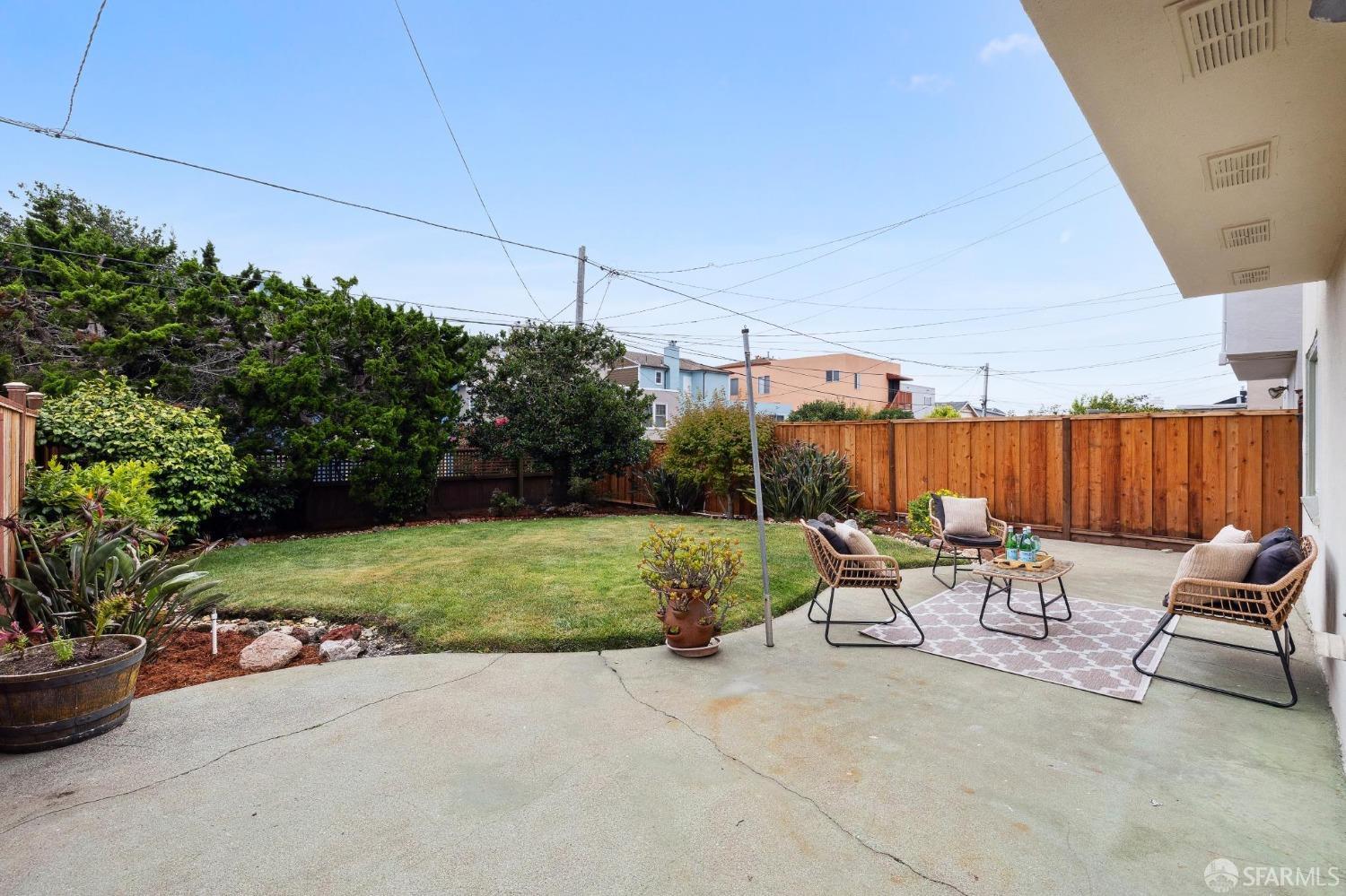 1555 Eucalyptus Drive