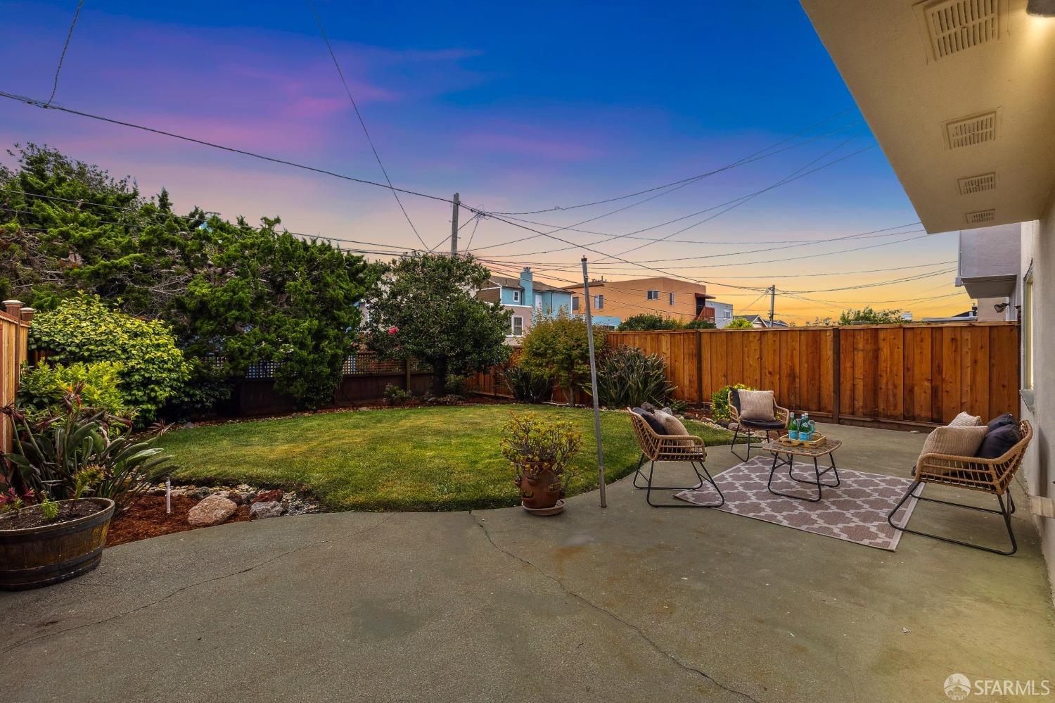 1555 Eucalyptus Drive