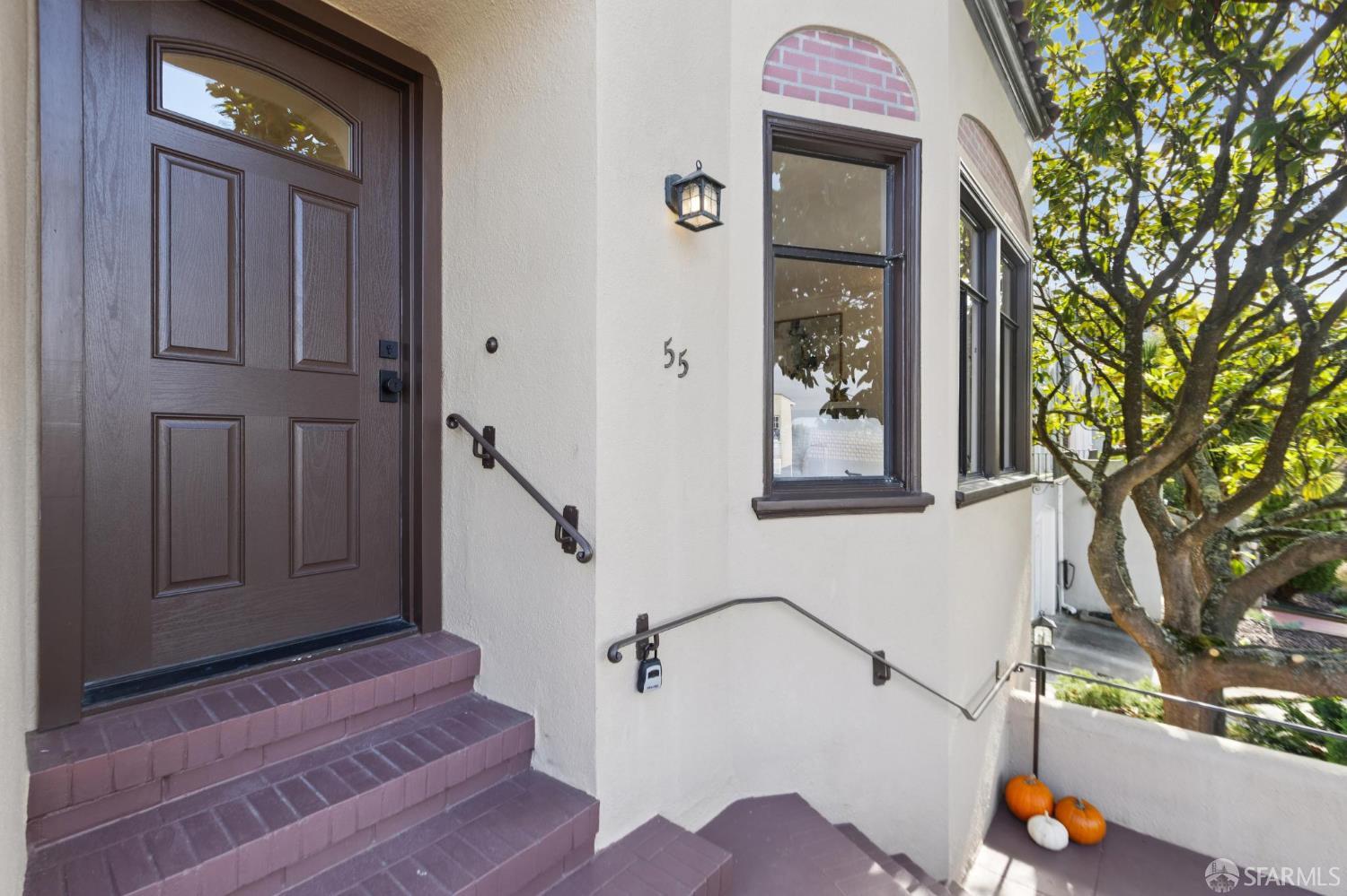 55 Balceta Avenue