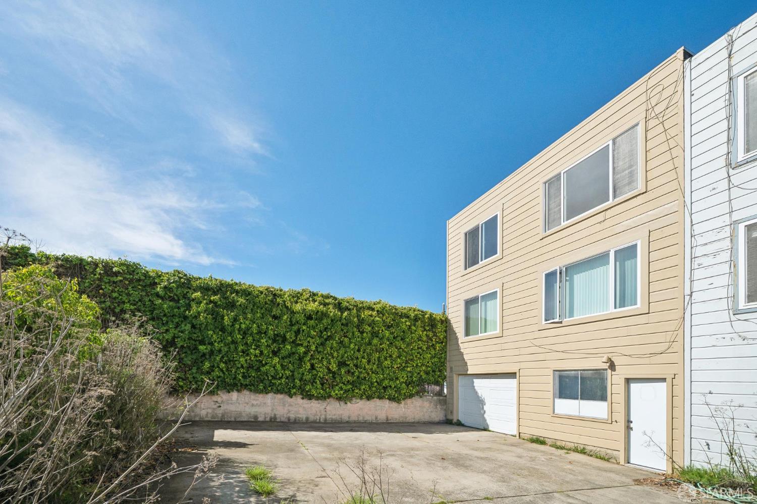 619 Monterey Boulevard