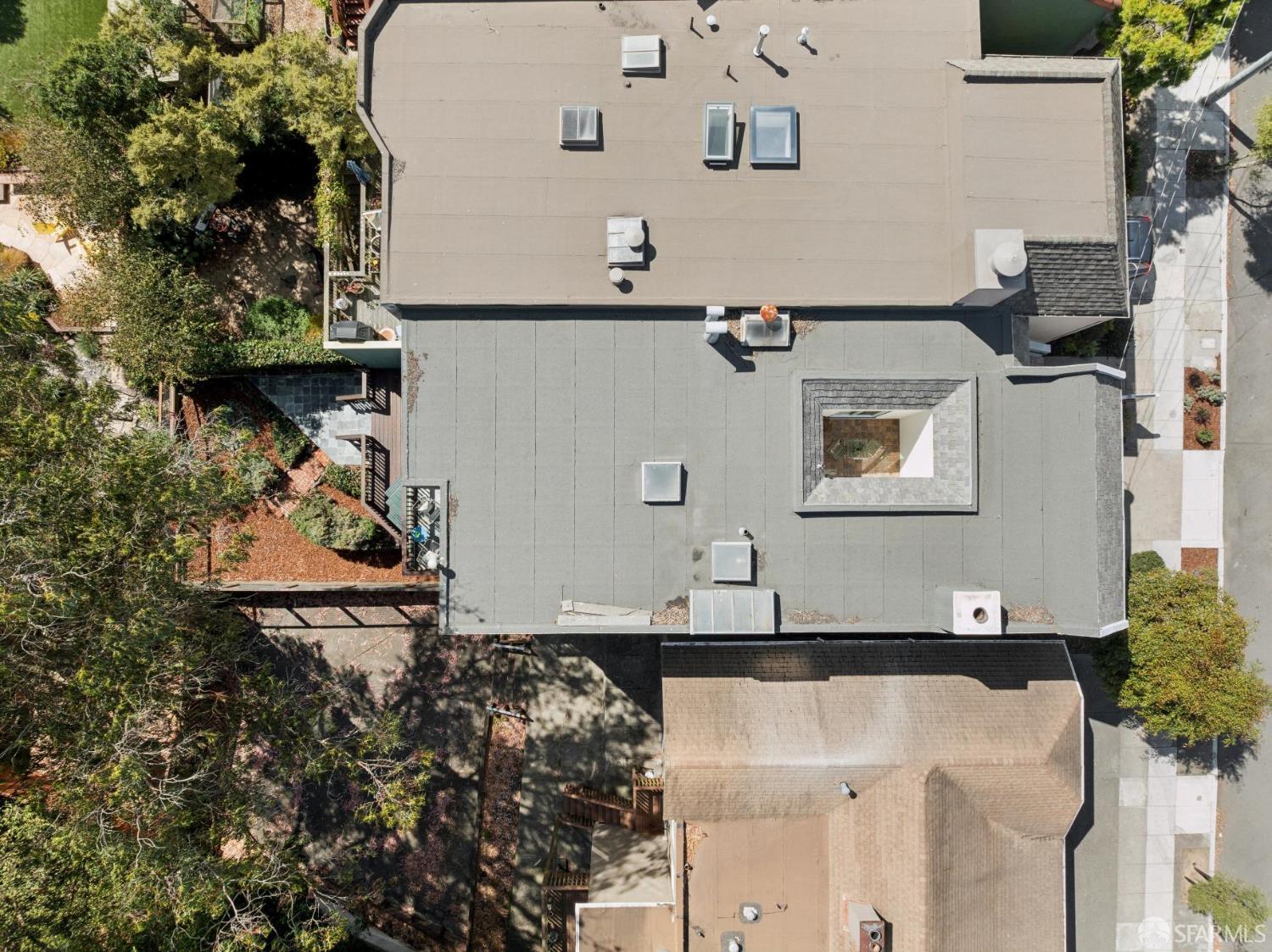 1239 Ulloa Street