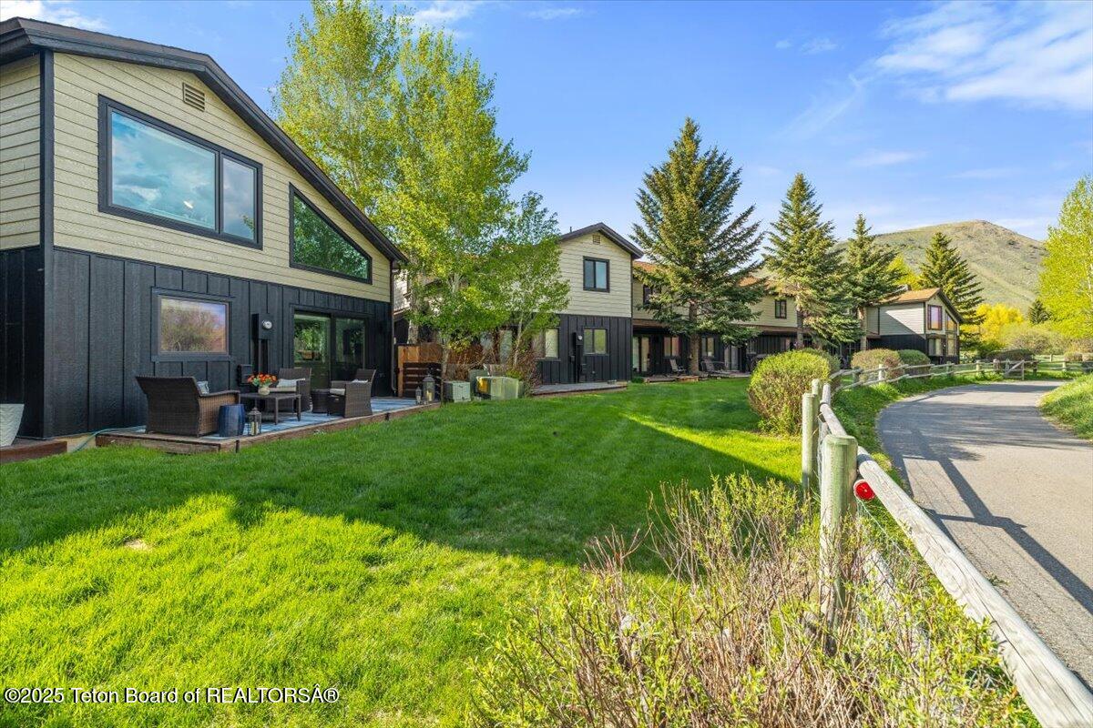 818 A POWDERHORN Lane