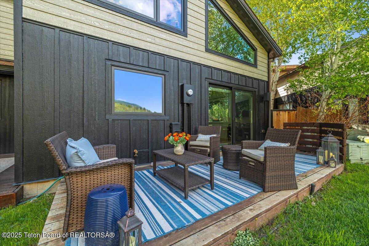 818 A POWDERHORN Lane