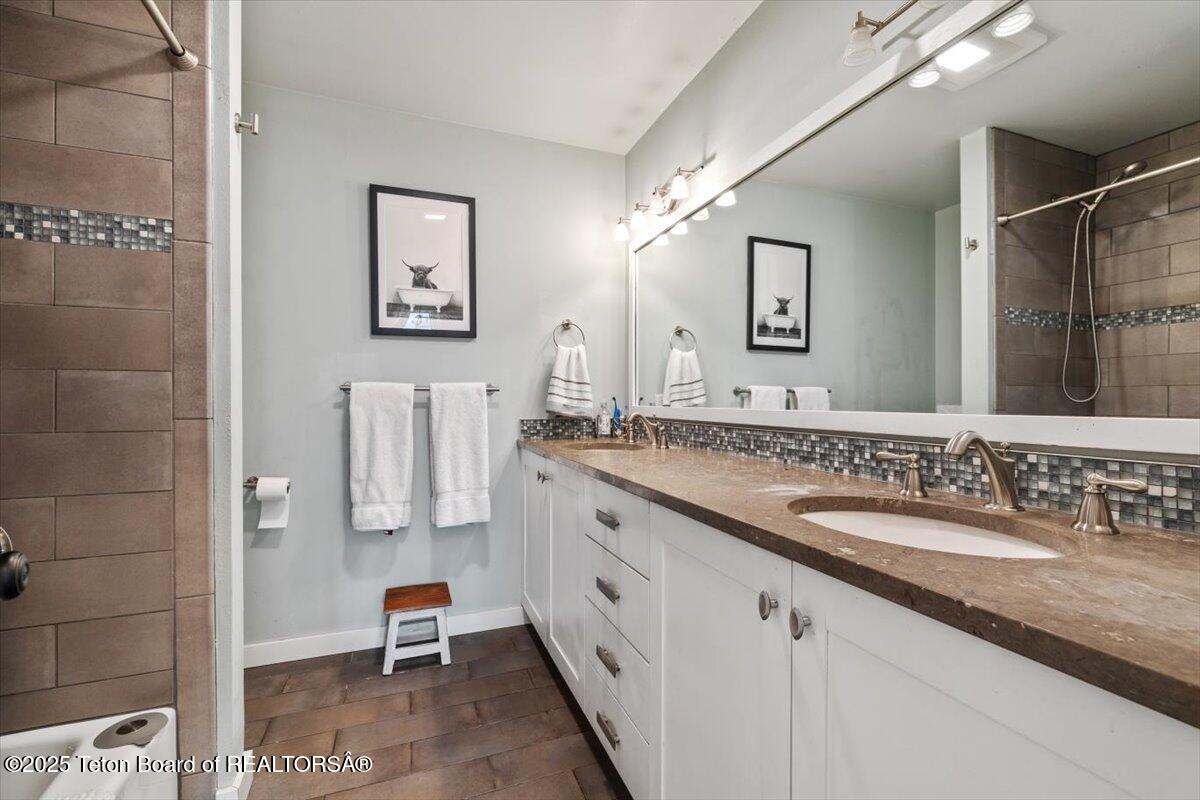 818 A POWDERHORN Lane