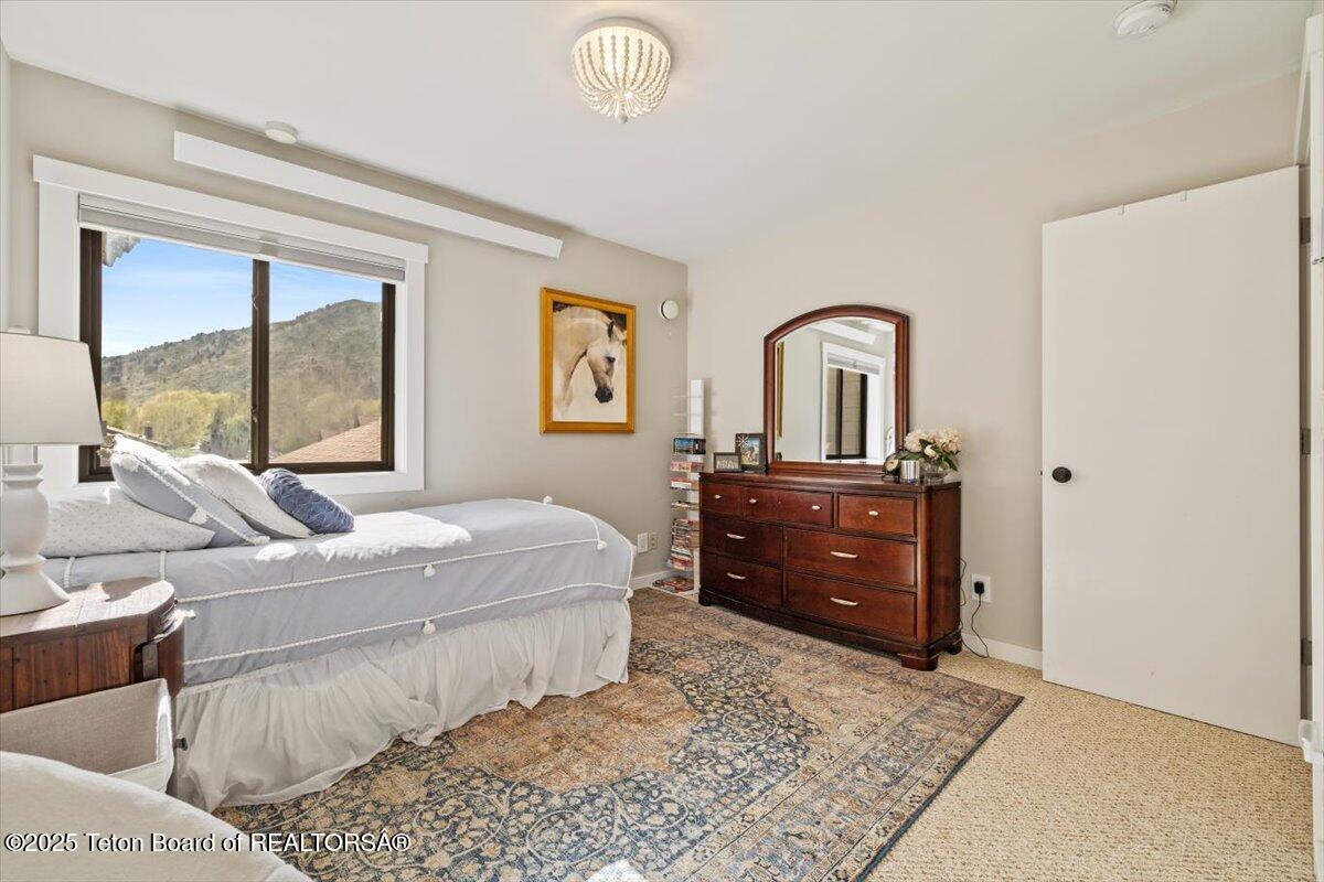 818 A POWDERHORN Lane