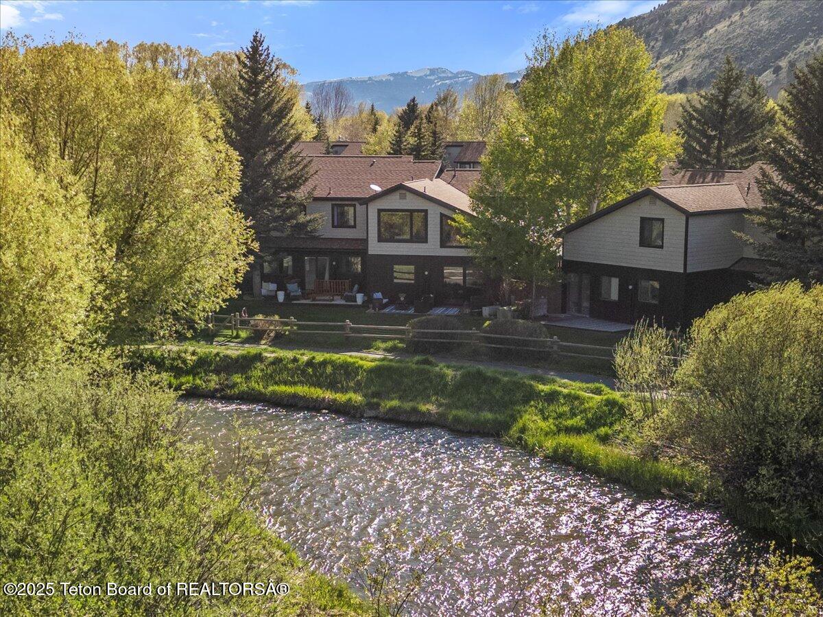 818 A POWDERHORN Lane