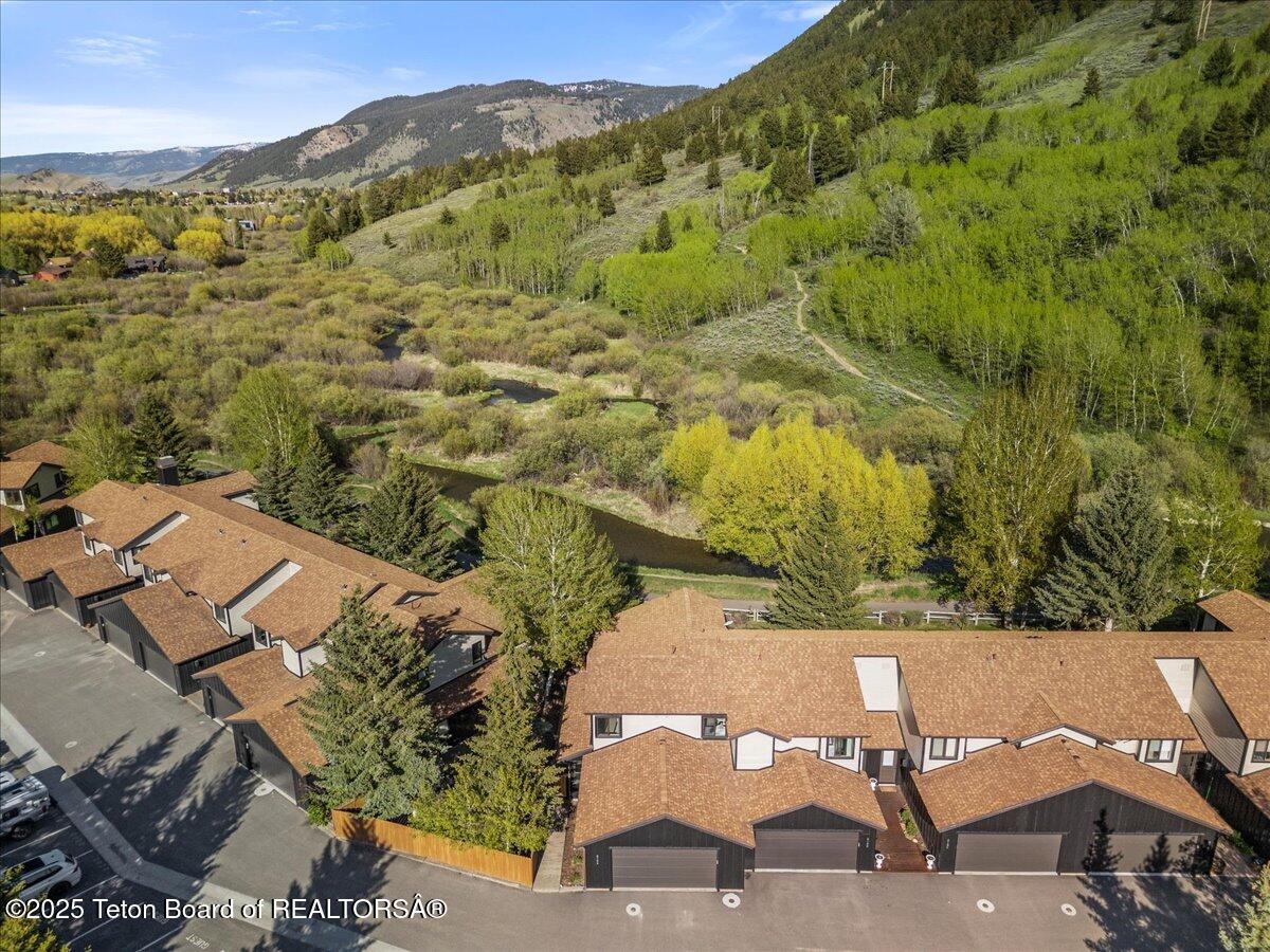 818 A POWDERHORN Lane