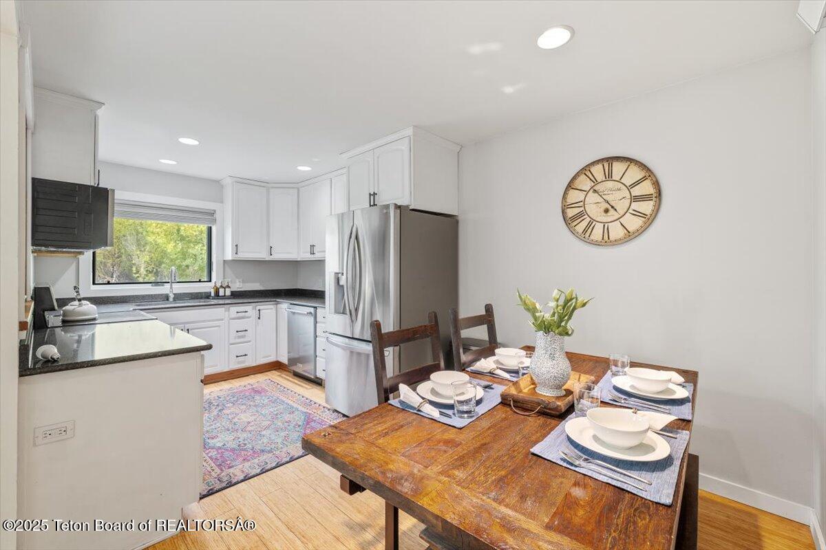 818 A POWDERHORN Lane