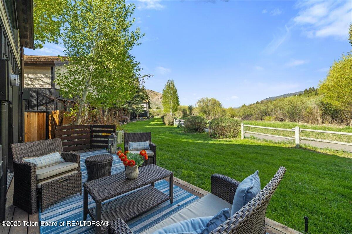 818 A POWDERHORN Lane