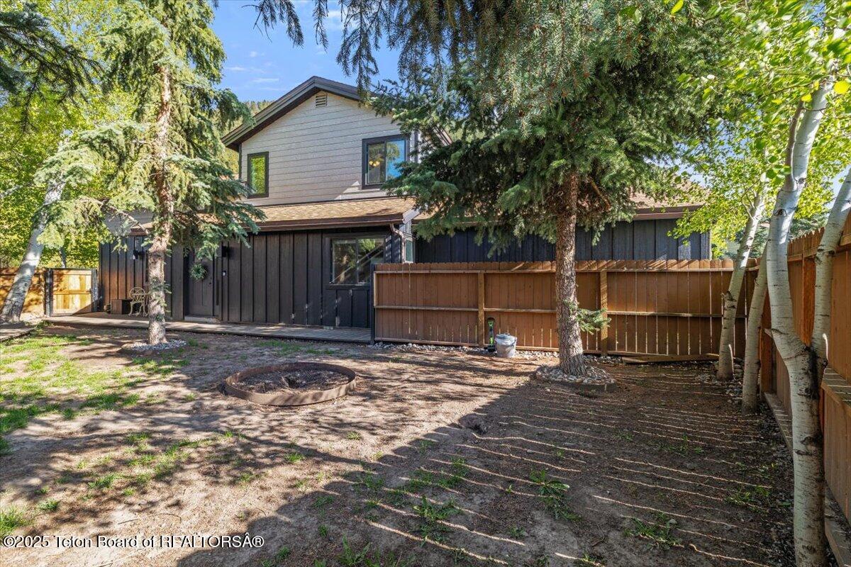 818 A POWDERHORN Lane