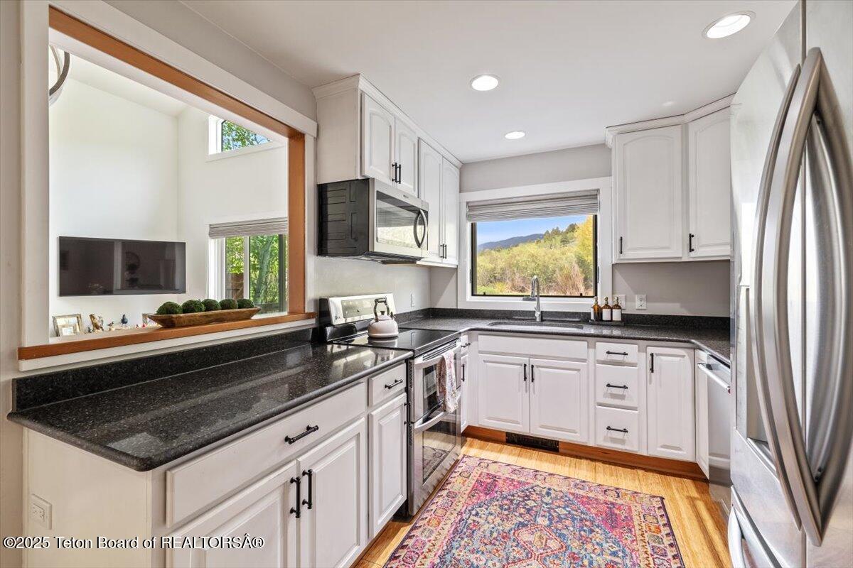 818 A POWDERHORN Lane