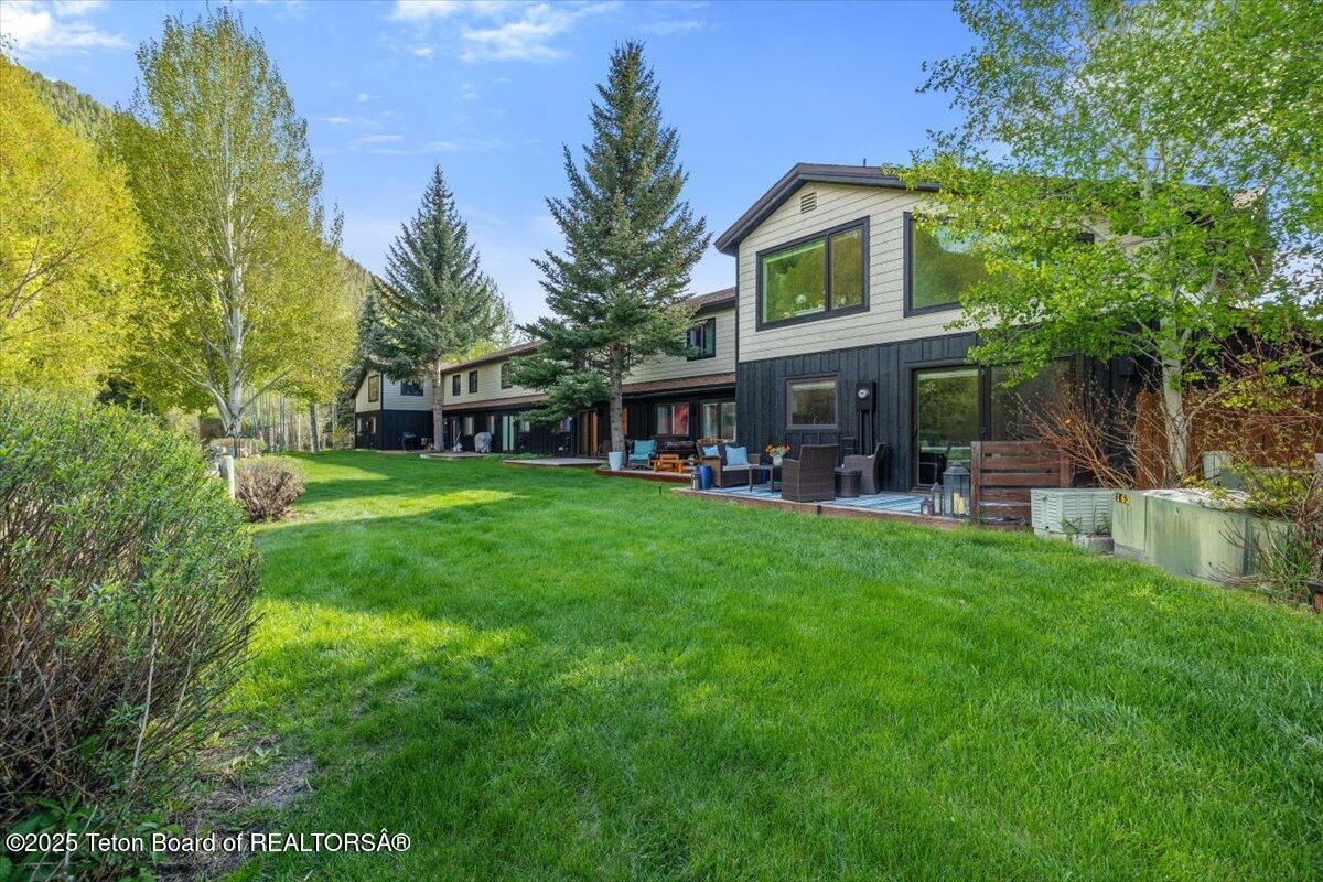 818 A POWDERHORN Lane