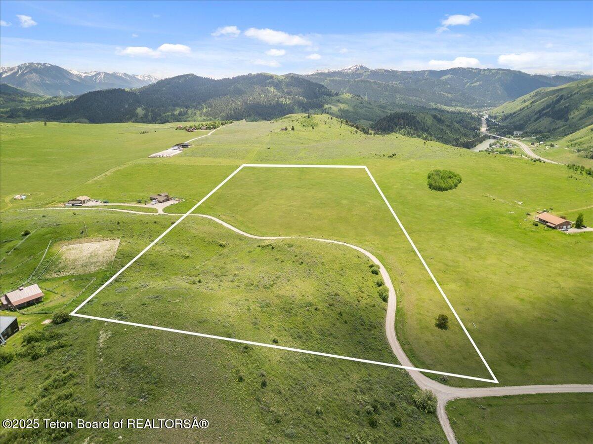 3110 E WILDHORSE Road