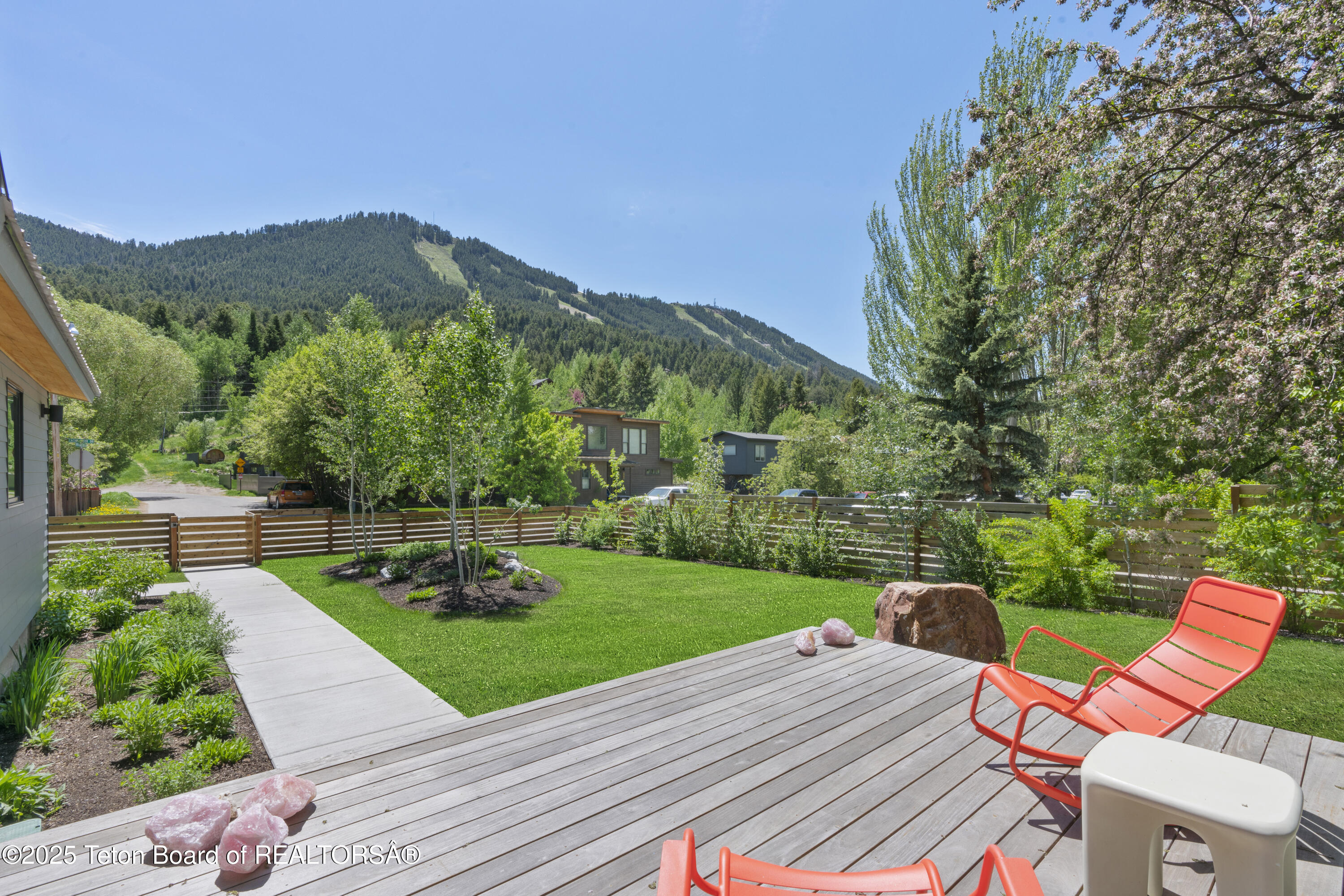 725 CACHE CREEK Drive