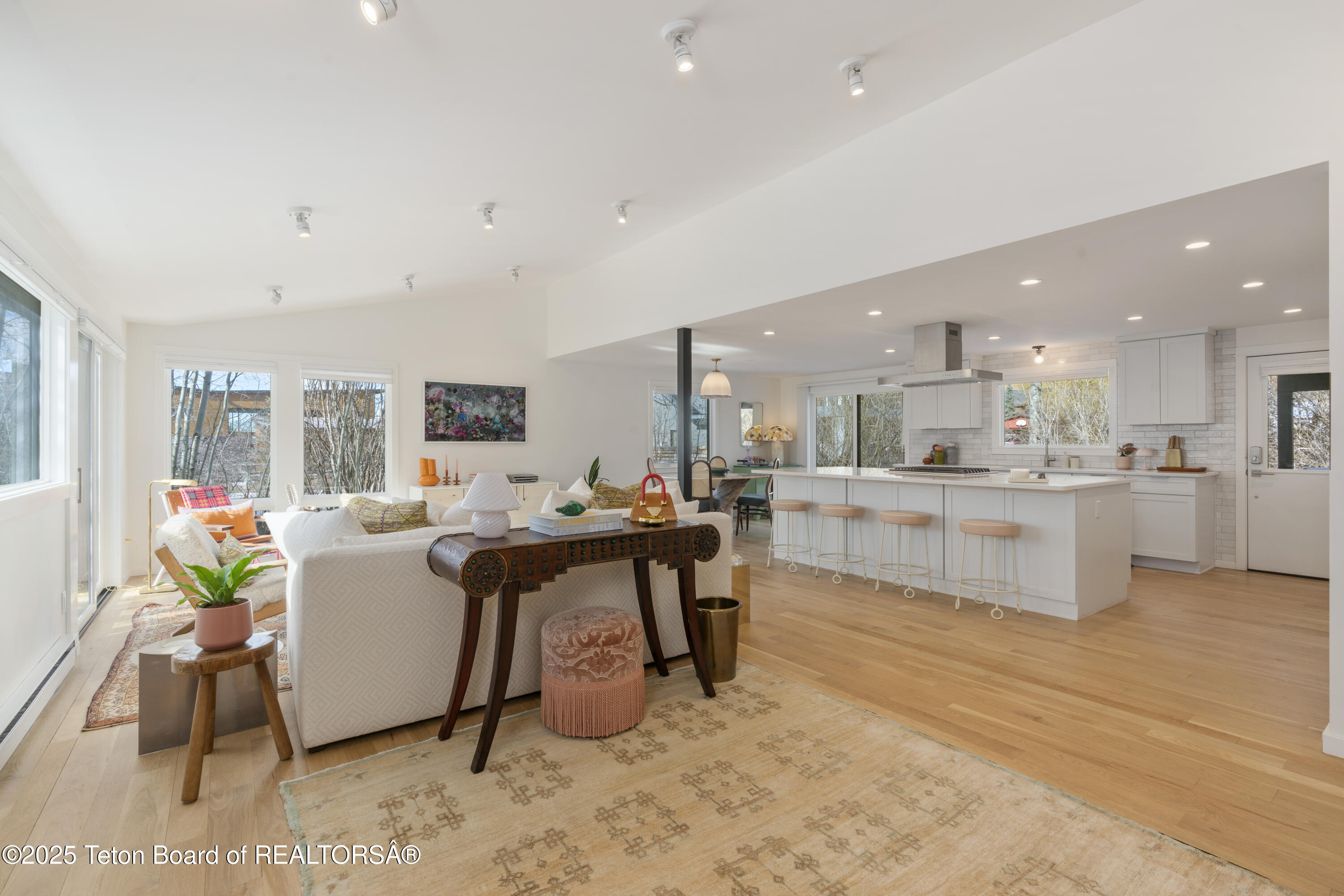 725 CACHE CREEK Drive