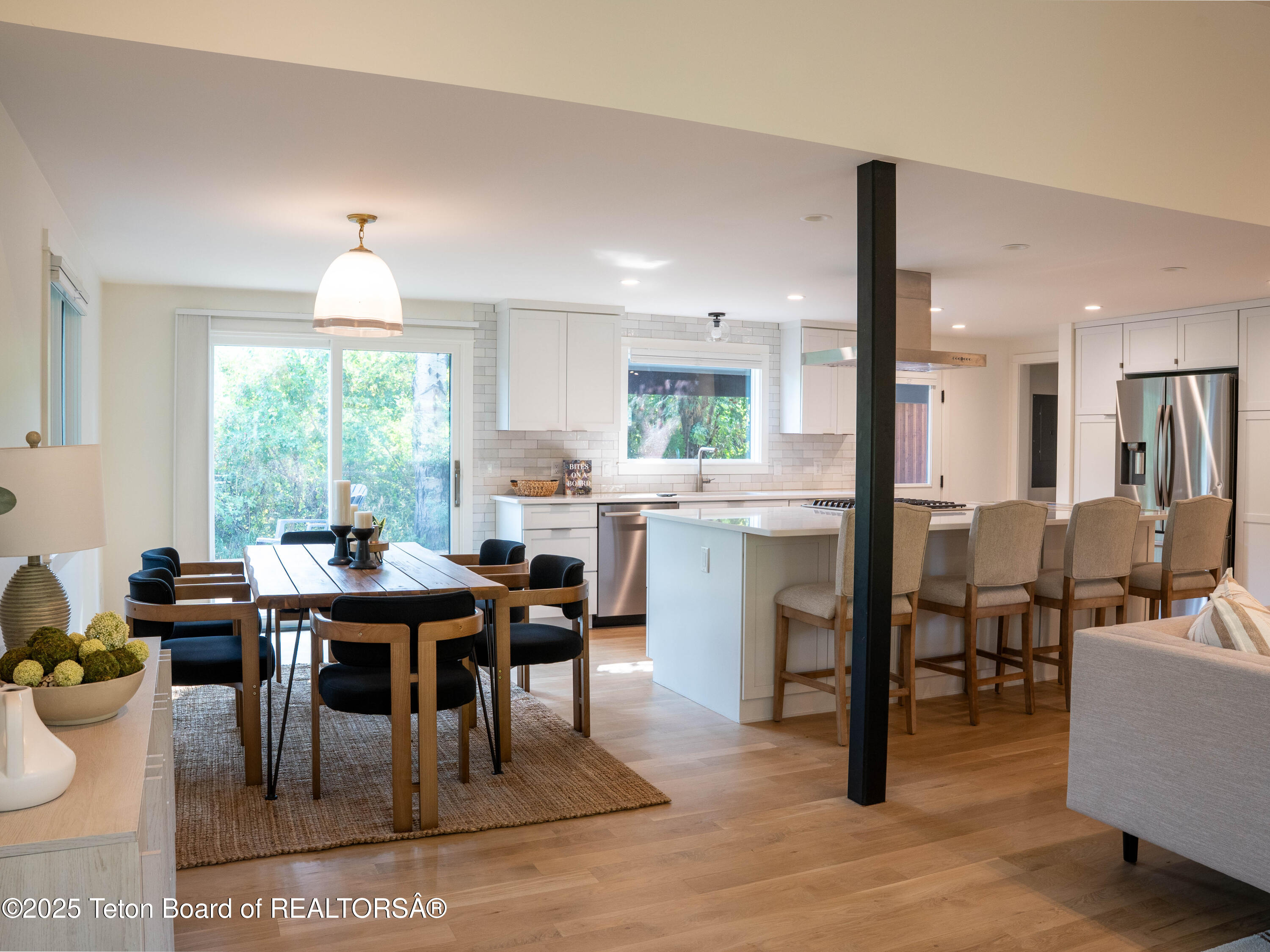 725 CACHE CREEK Drive