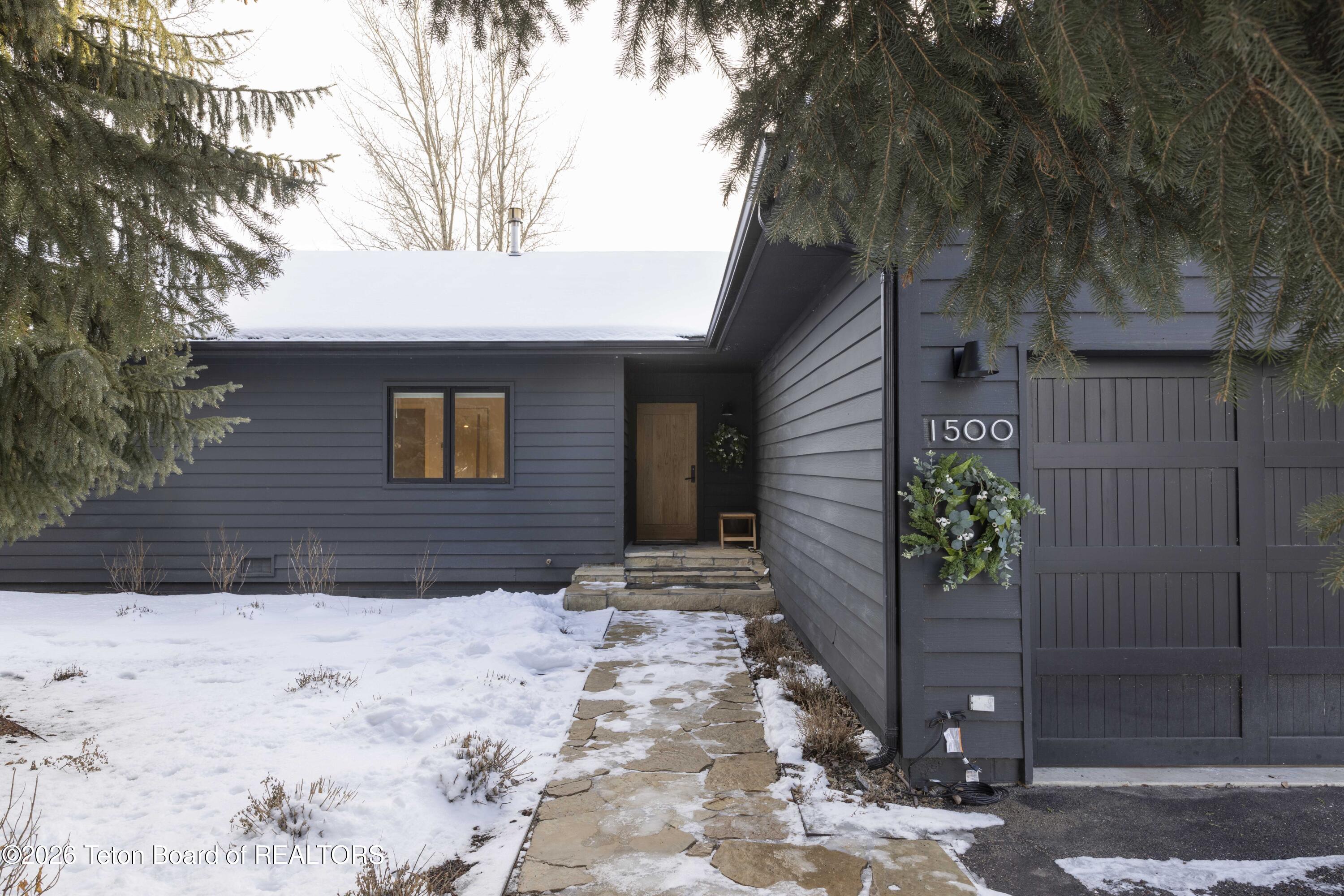1500 W CLYDESDALE Drive