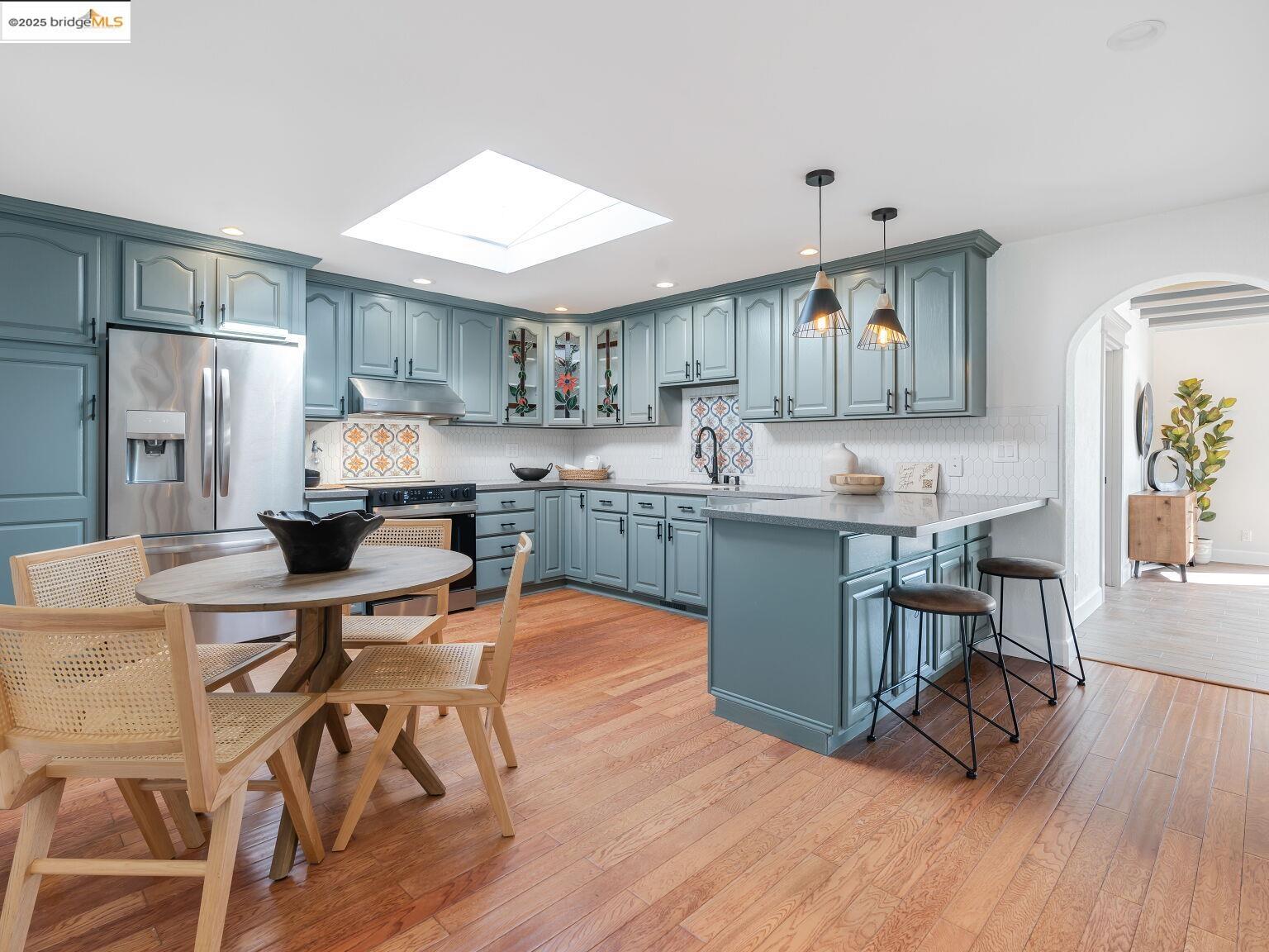 498 Manor Dr