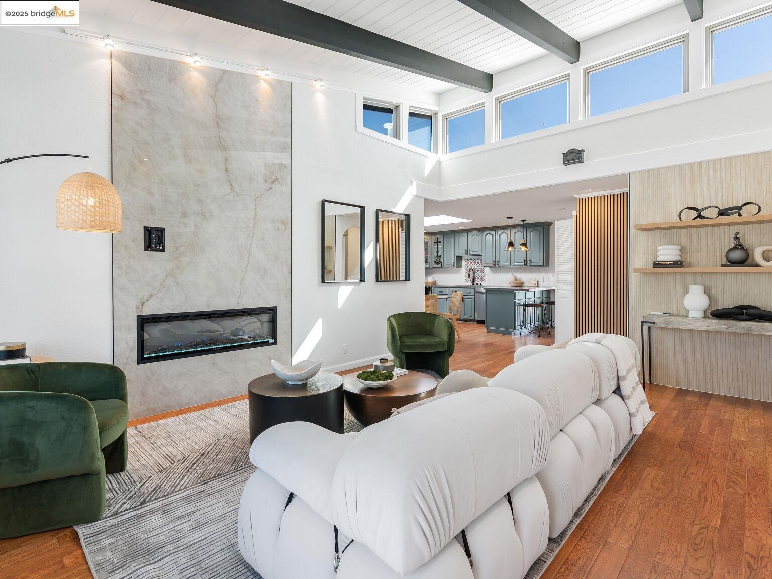 498 Manor Dr