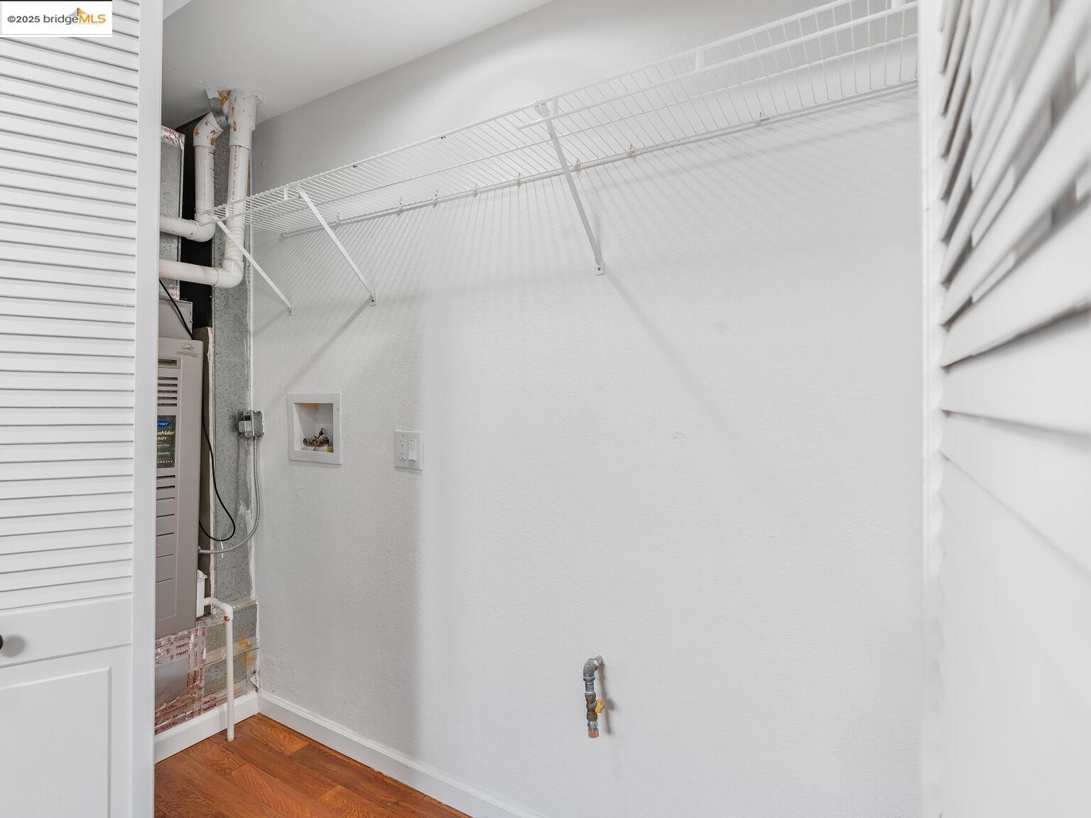 498 Manor Dr