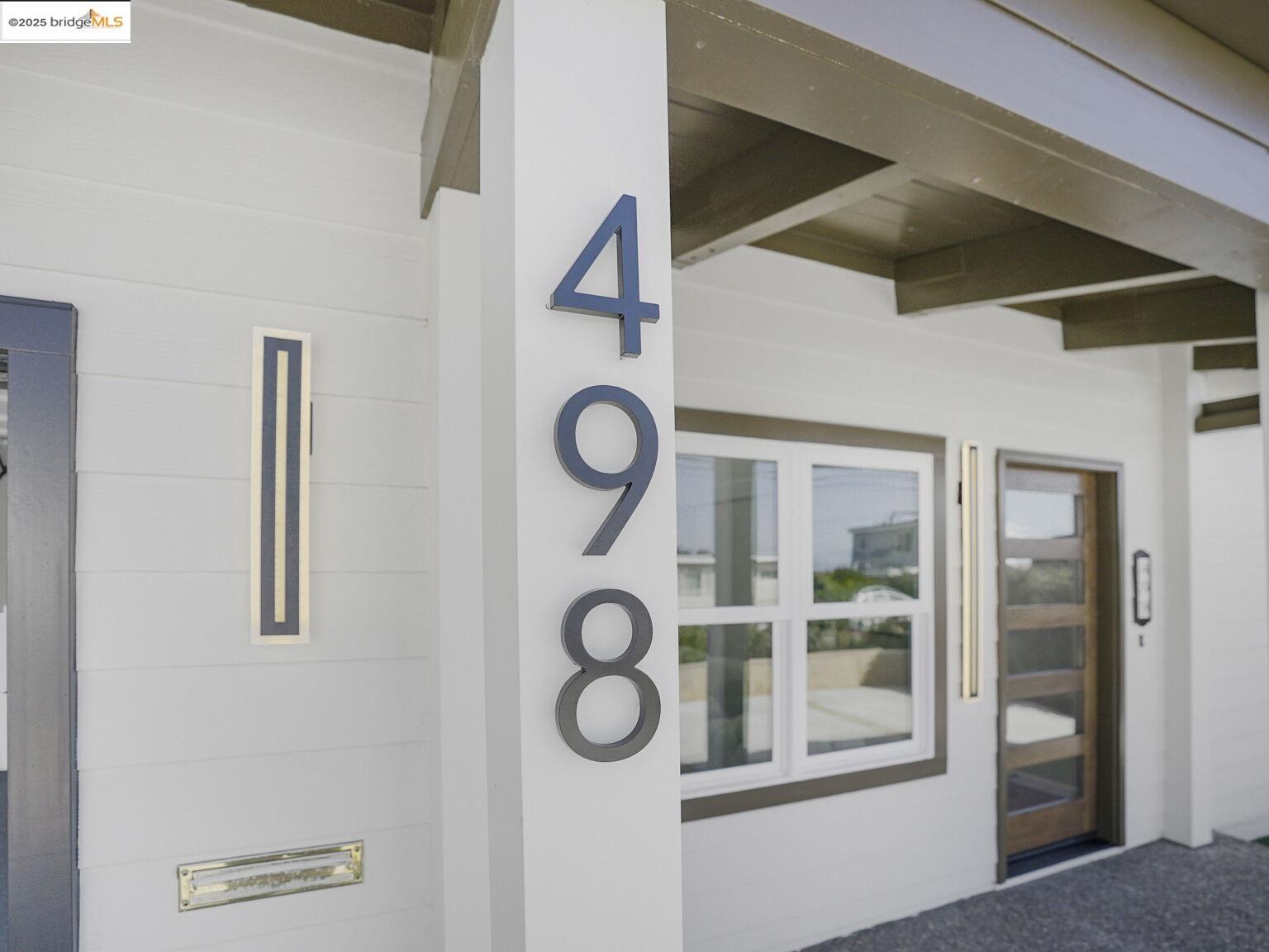 498 Manor Dr