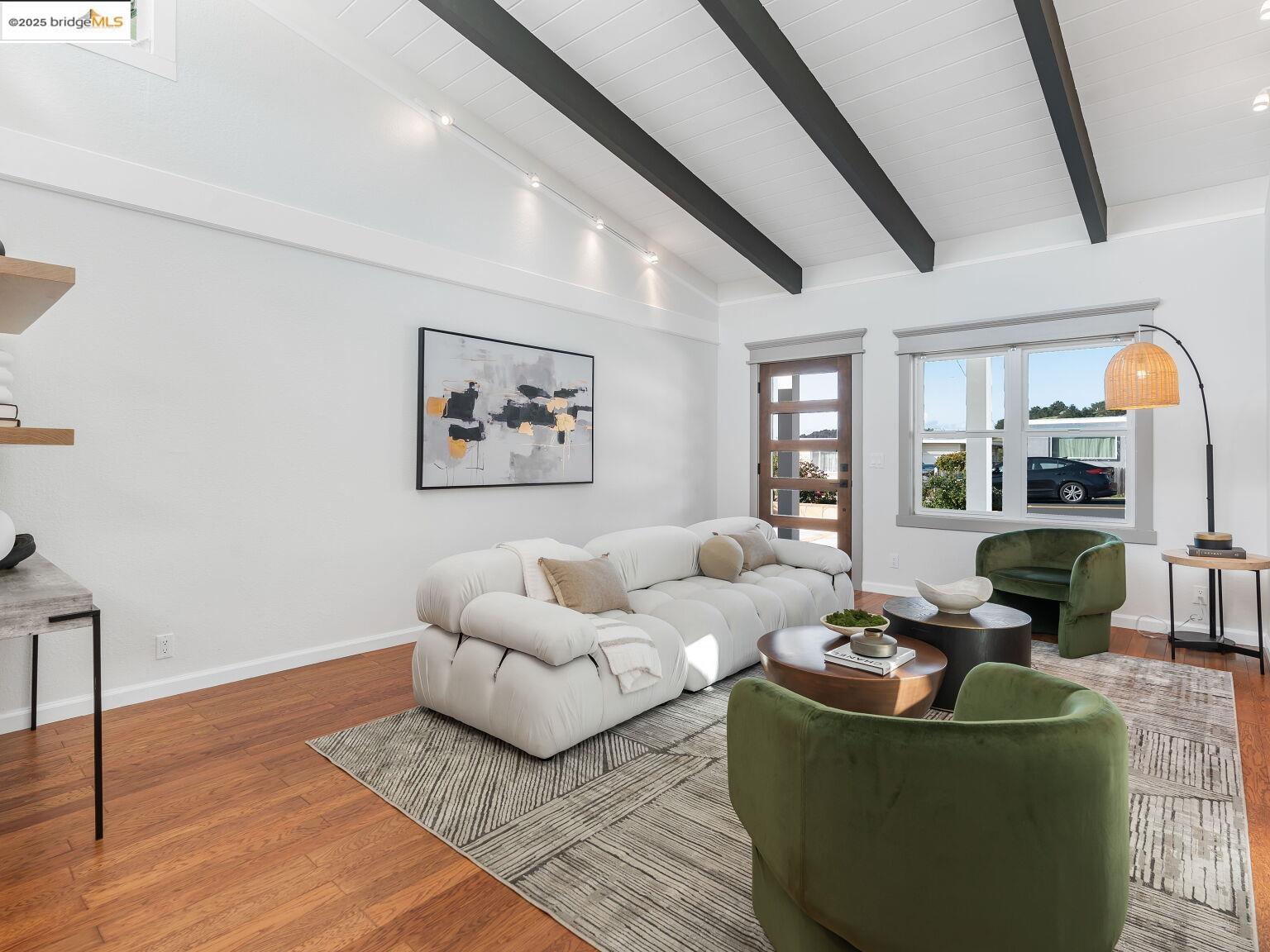 498 Manor Dr