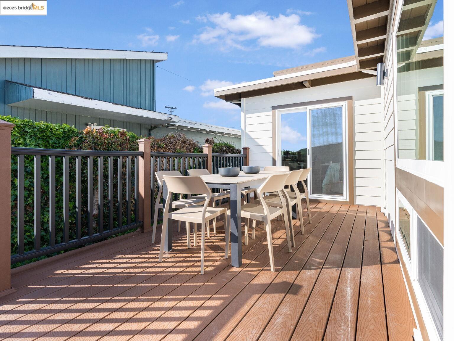 498 Manor Dr