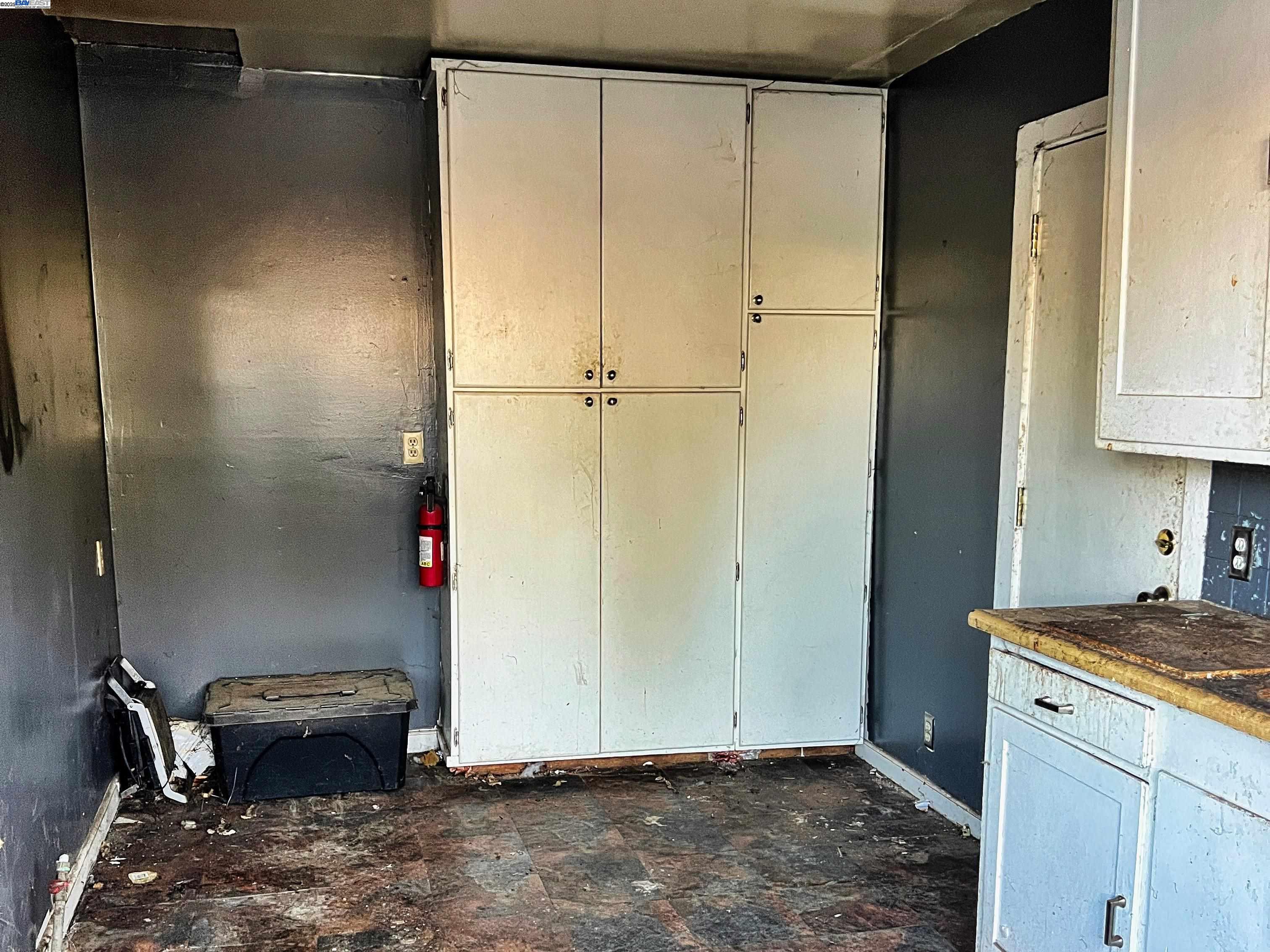 65 Burbank Ave